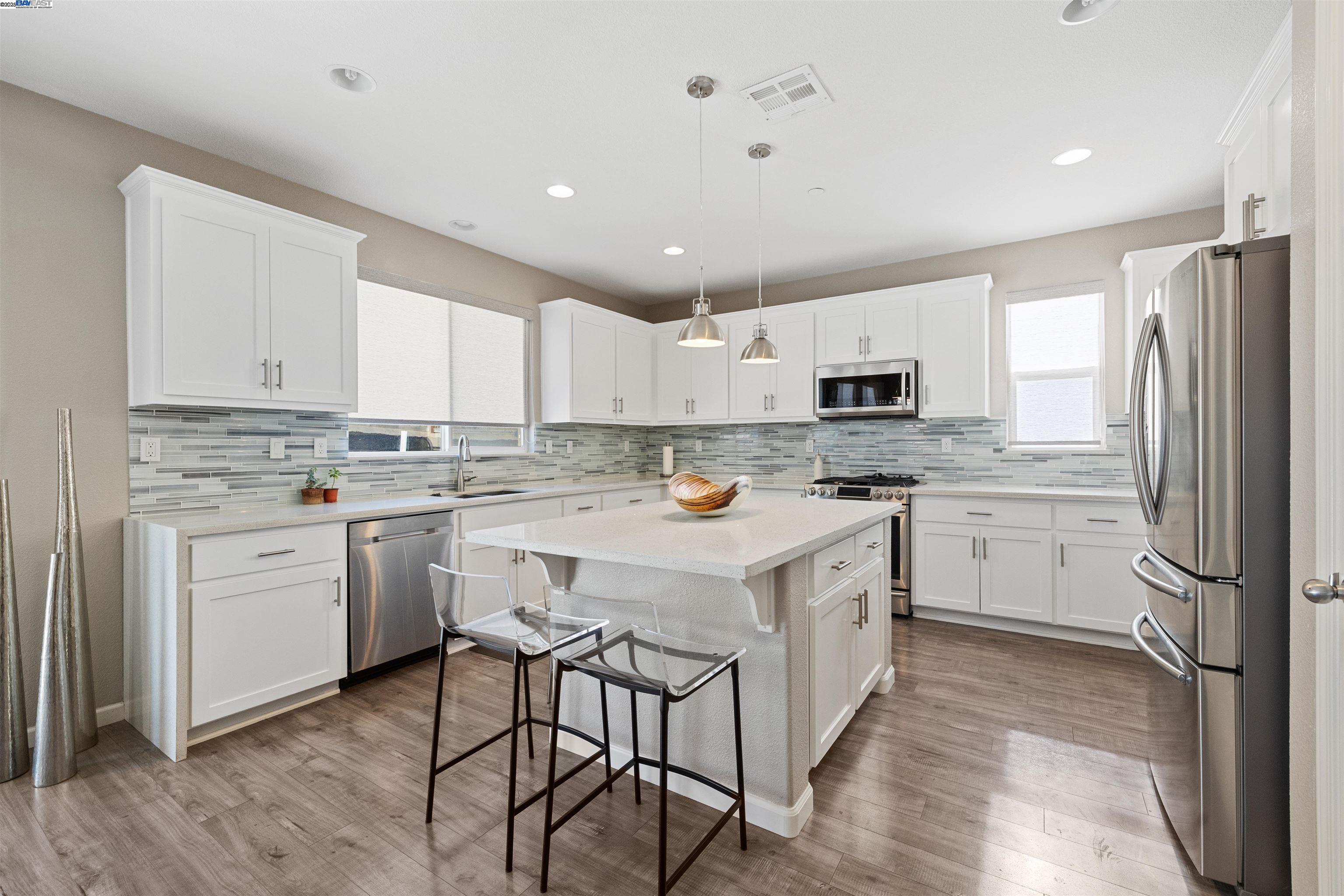 Detail Gallery Image 9 of 44 For 4717 Black Oak Ct, Fairfield,  CA 94534 - 4 Beds | 3 Baths