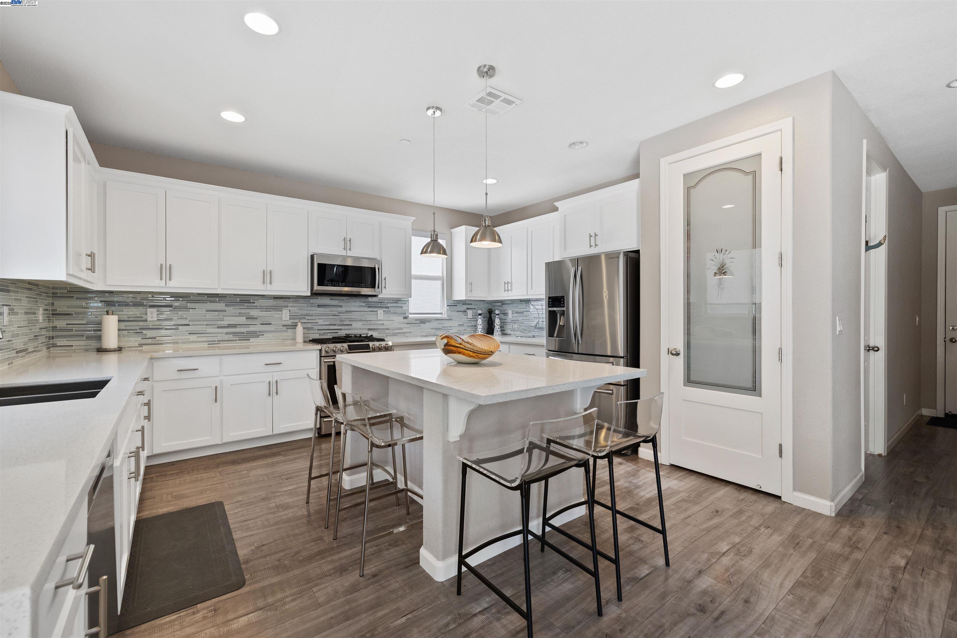 Detail Gallery Image 10 of 44 For 4717 Black Oak Ct, Fairfield,  CA 94534 - 4 Beds | 3 Baths