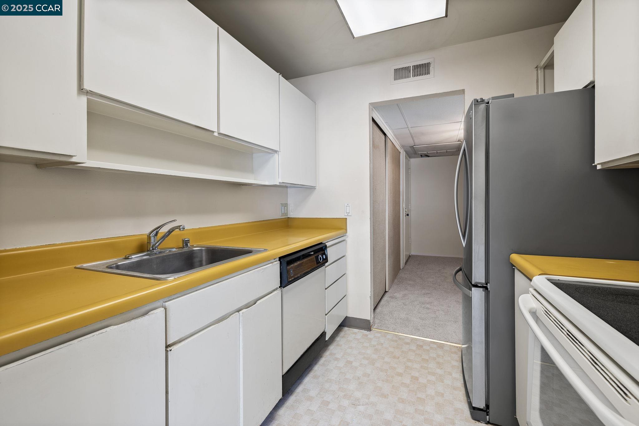 Photo #4: 41104219 Listing 