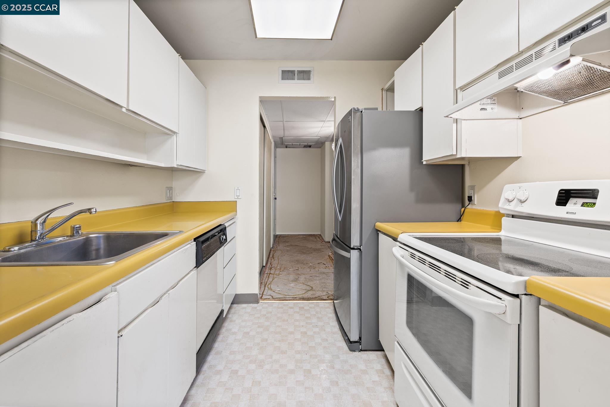 Photo #5: 41104219 Listing 
