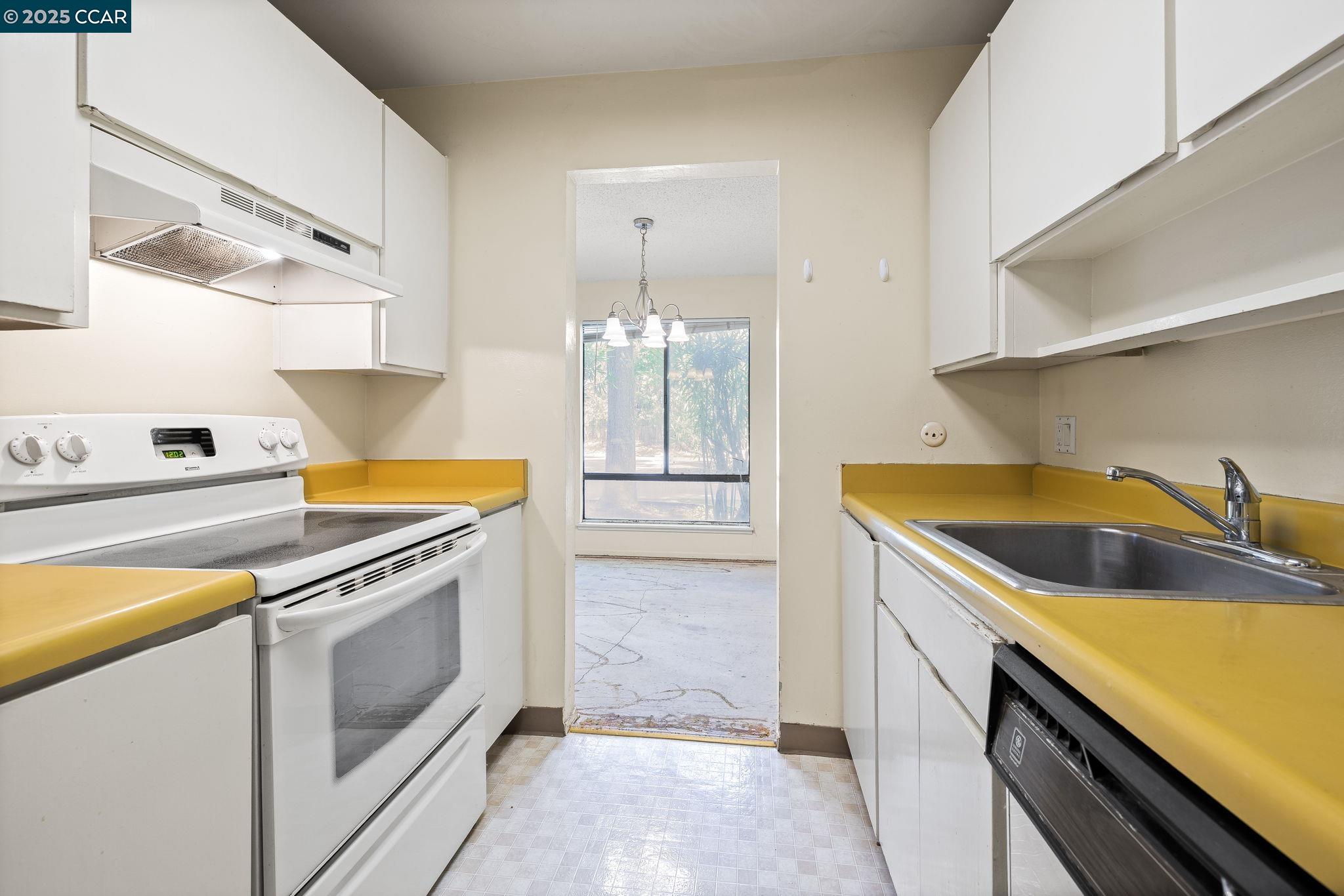 Photo #6: 41104219 Listing 