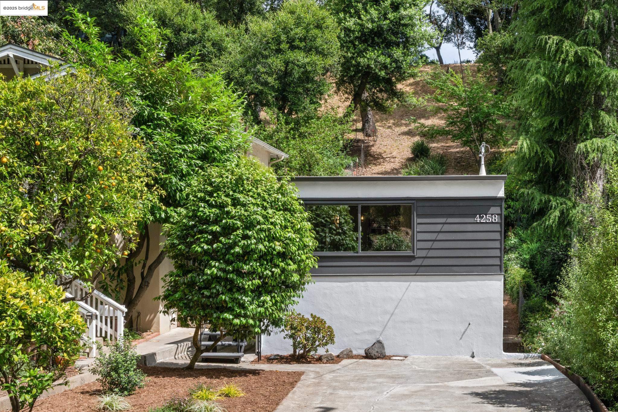Detail Gallery Image 29 of 31 For 4258 Maple Ave, Oakland,  CA 94602 - 2 Beds | 1 Baths