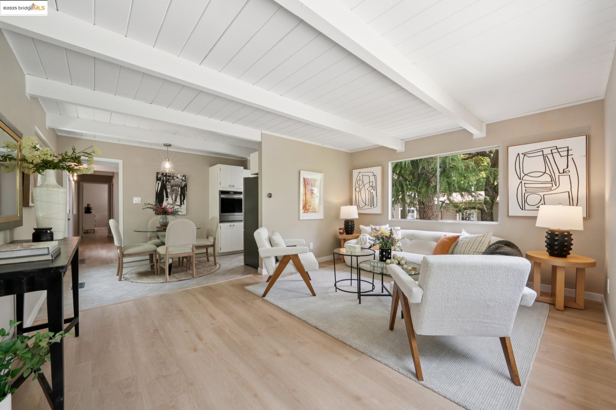 Detail Gallery Image 4 of 31 For 4258 Maple Ave, Oakland,  CA 94602 - 2 Beds | 1 Baths