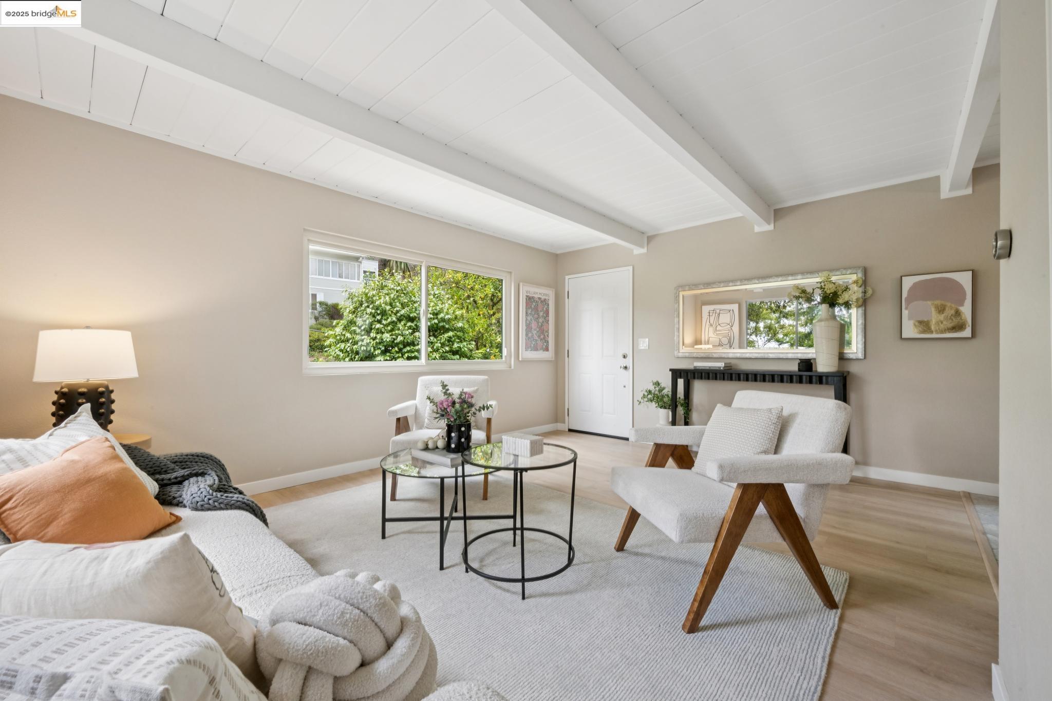 Detail Gallery Image 5 of 31 For 4258 Maple Ave, Oakland,  CA 94602 - 2 Beds | 1 Baths
