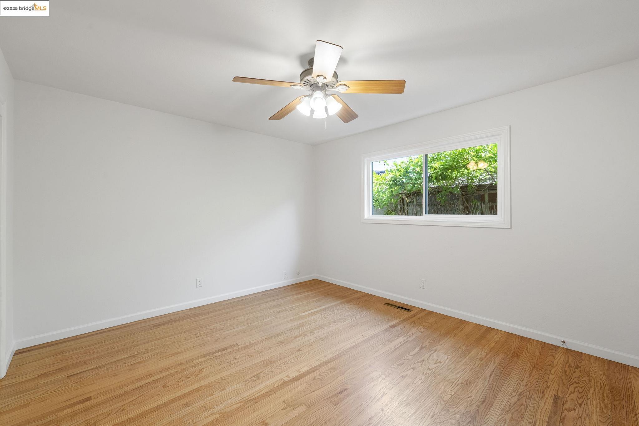 Detail Gallery Image 14 of 20 For 1776 Brandon Street, Oakland,  CA 94611 - 3 Beds | 2 Baths