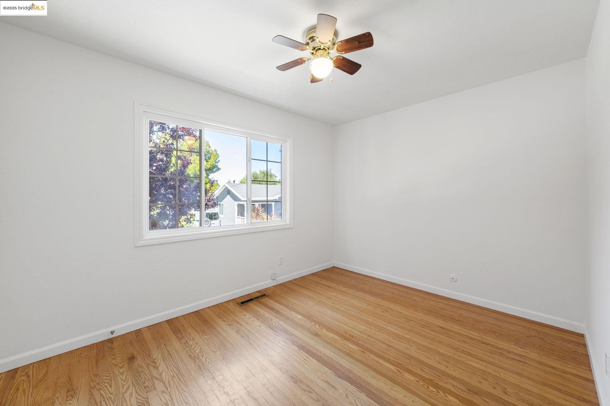 Detail Gallery Image 17 of 20 For 1776 Brandon Street, Oakland,  CA 94611 - 3 Beds | 2 Baths