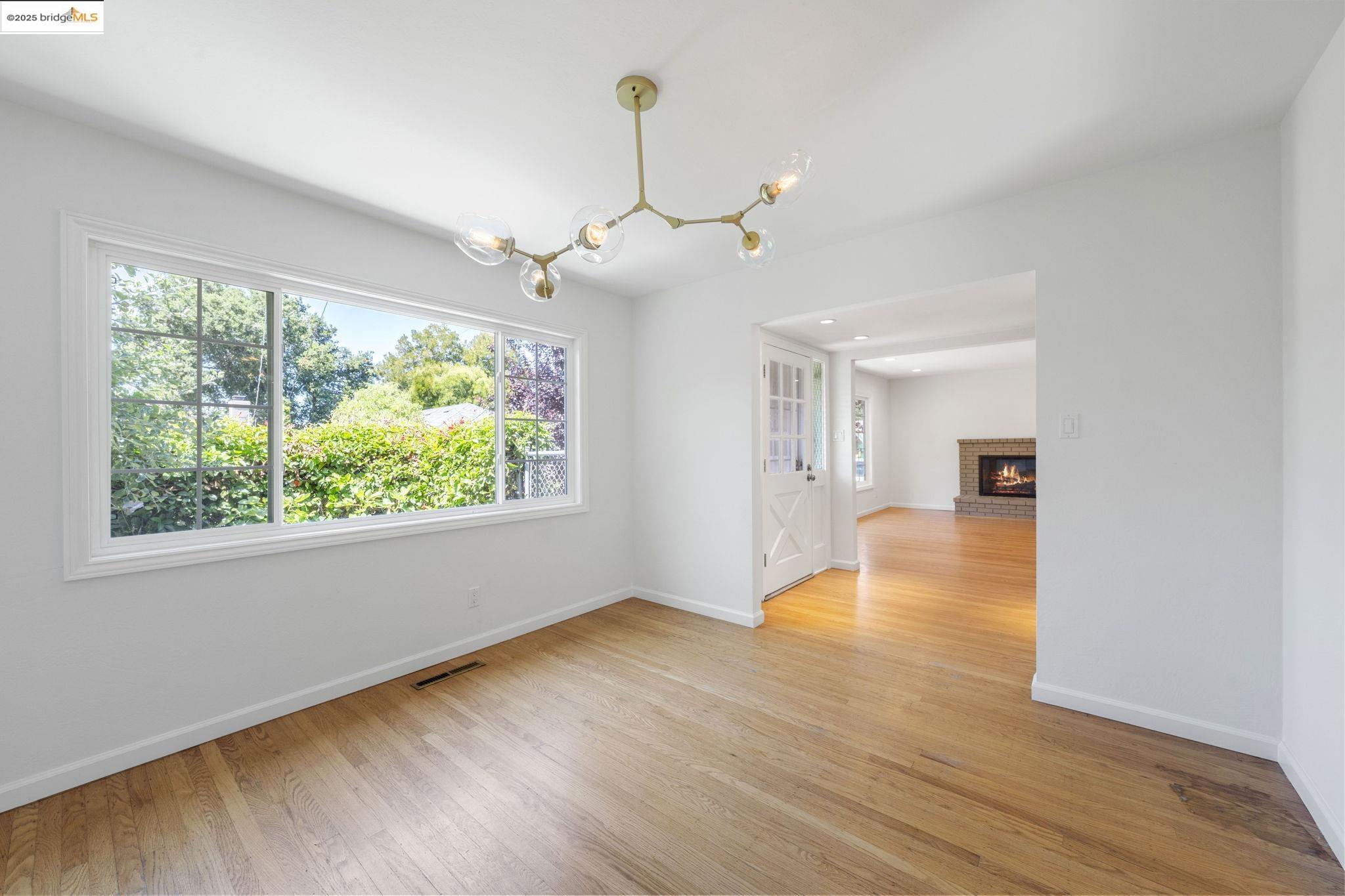Detail Gallery Image 6 of 20 For 1776 Brandon Street, Oakland,  CA 94611 - 3 Beds | 2 Baths