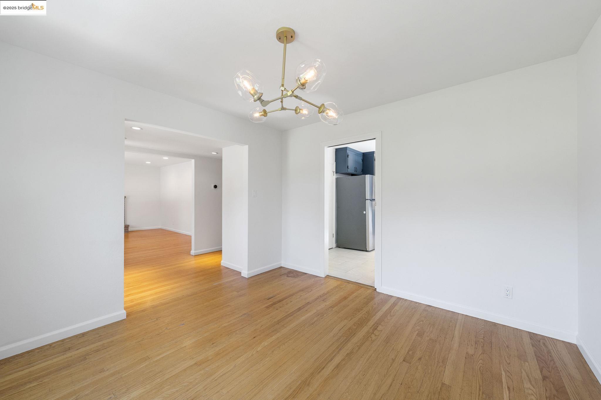 Detail Gallery Image 8 of 20 For 1776 Brandon Street, Oakland,  CA 94611 - 3 Beds | 2 Baths