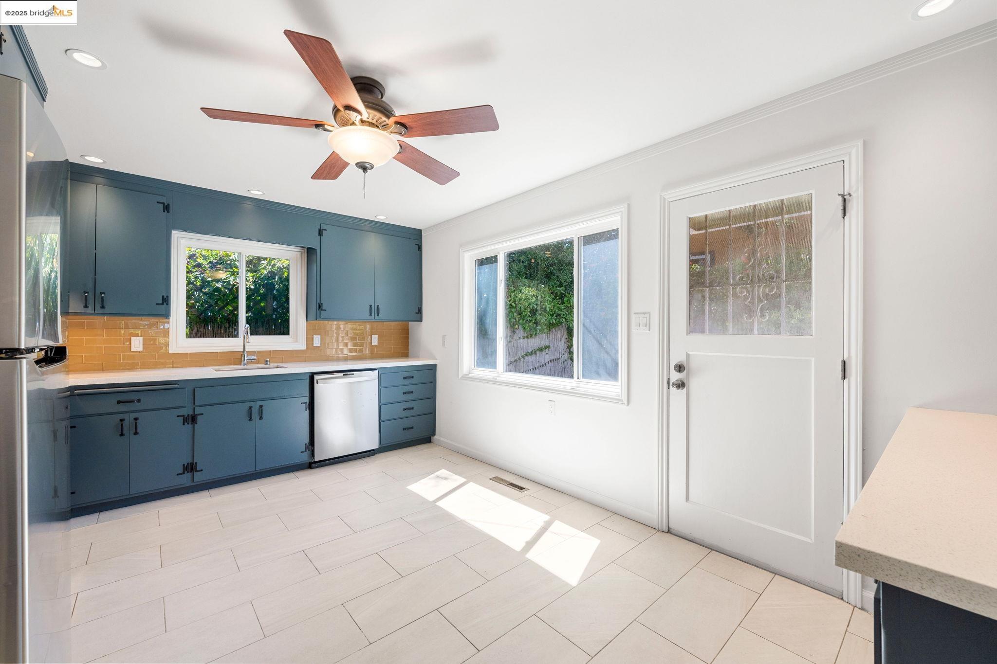 Detail Gallery Image 10 of 20 For 1776 Brandon Street, Oakland,  CA 94611 - 3 Beds | 2 Baths