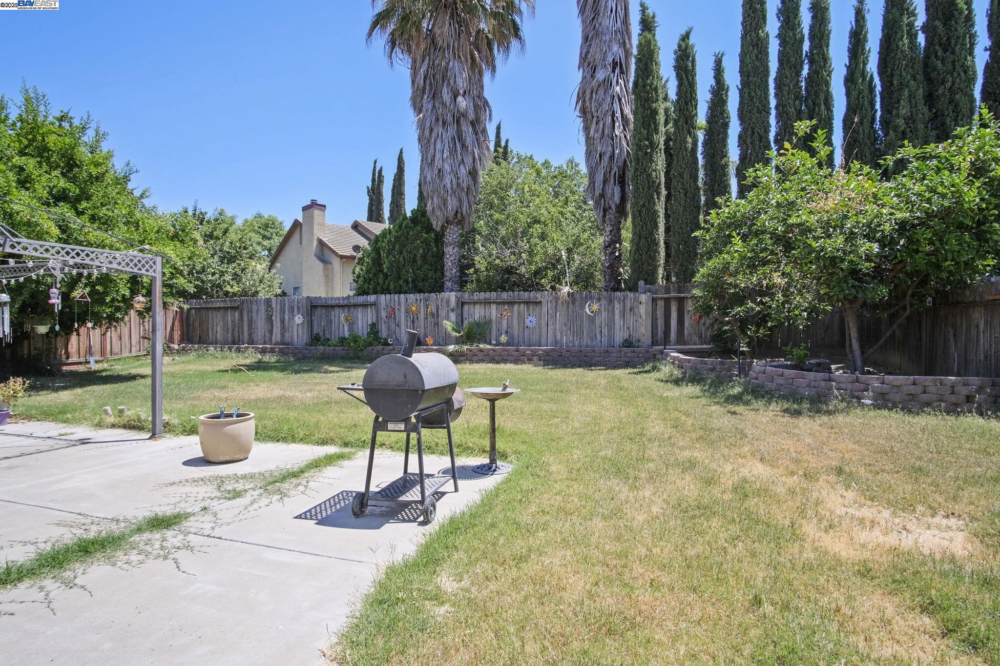 Detail Gallery Image 13 of 18 For 1460 Portsmouth Ln, Gustine,  CA 95322 - 3 Beds | 2 Baths