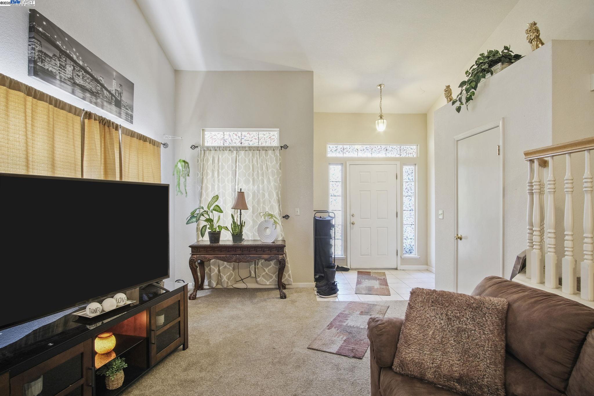 Detail Gallery Image 3 of 18 For 1460 Portsmouth Ln, Gustine,  CA 95322 - 3 Beds | 2 Baths