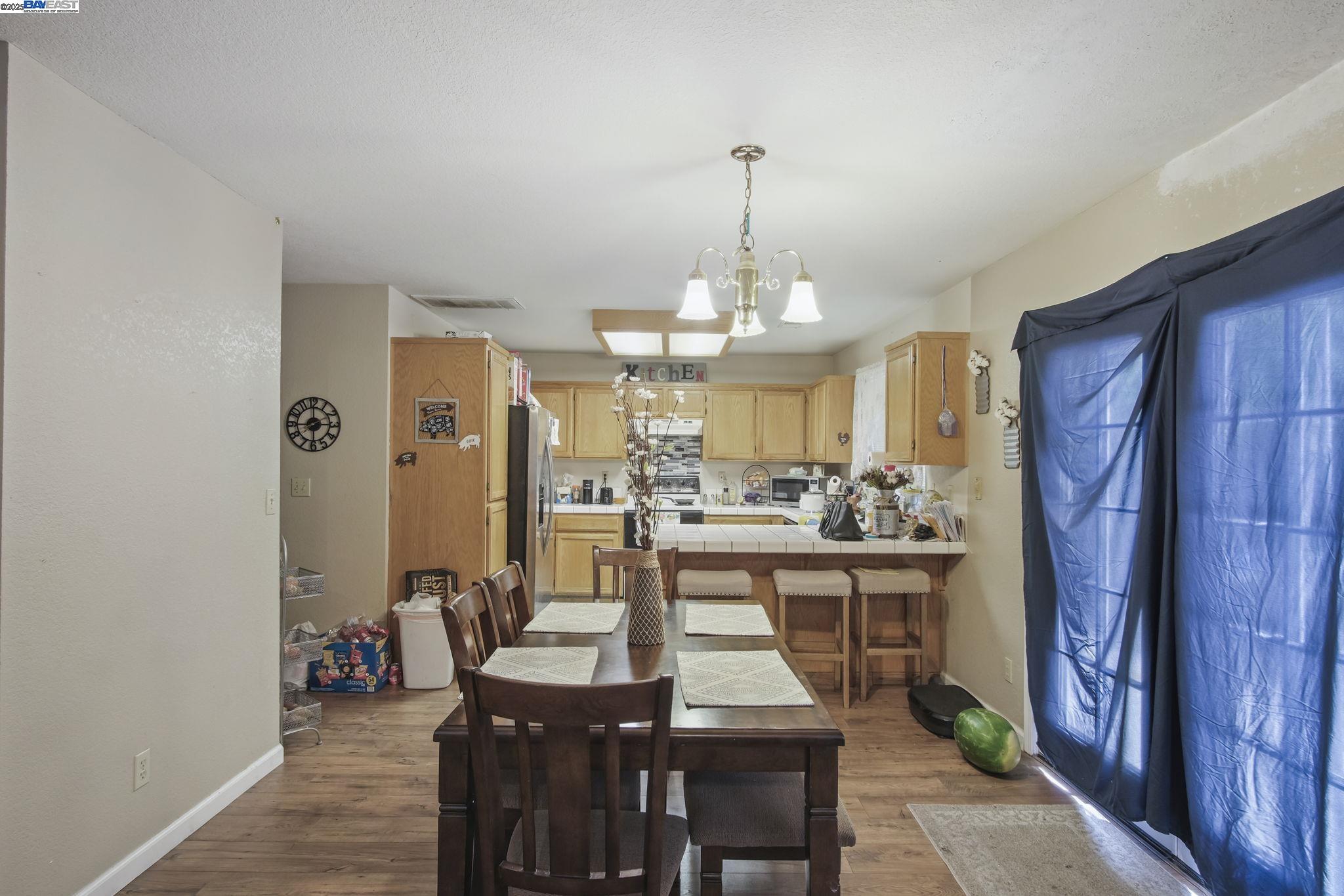 Detail Gallery Image 5 of 18 For 1460 Portsmouth Ln, Gustine,  CA 95322 - 3 Beds | 2 Baths