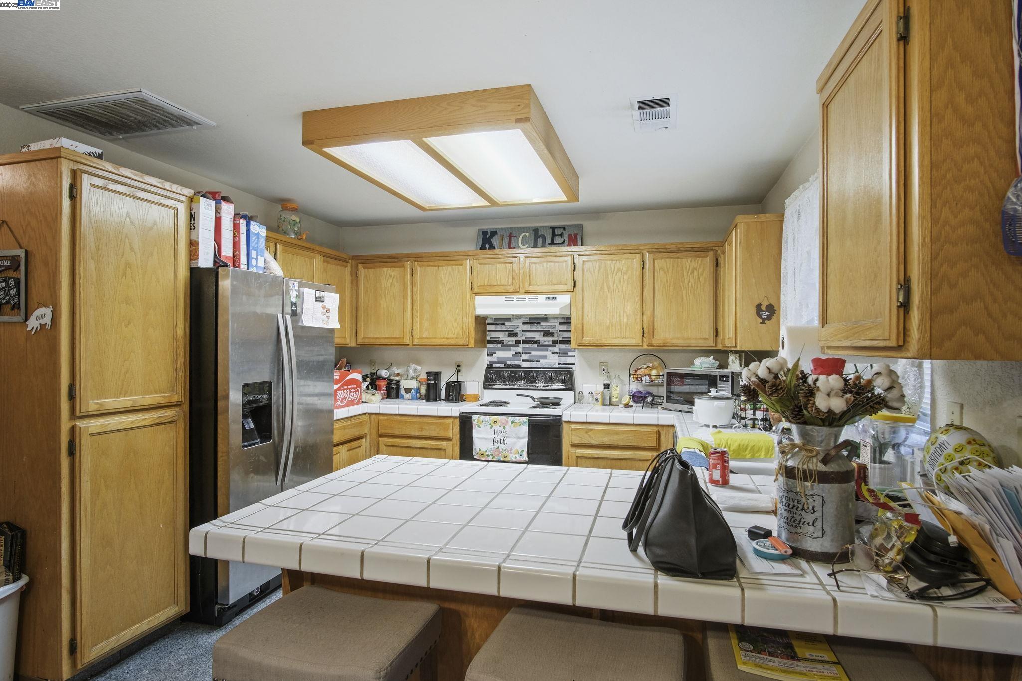 Detail Gallery Image 8 of 18 For 1460 Portsmouth Ln, Gustine,  CA 95322 - 3 Beds | 2 Baths