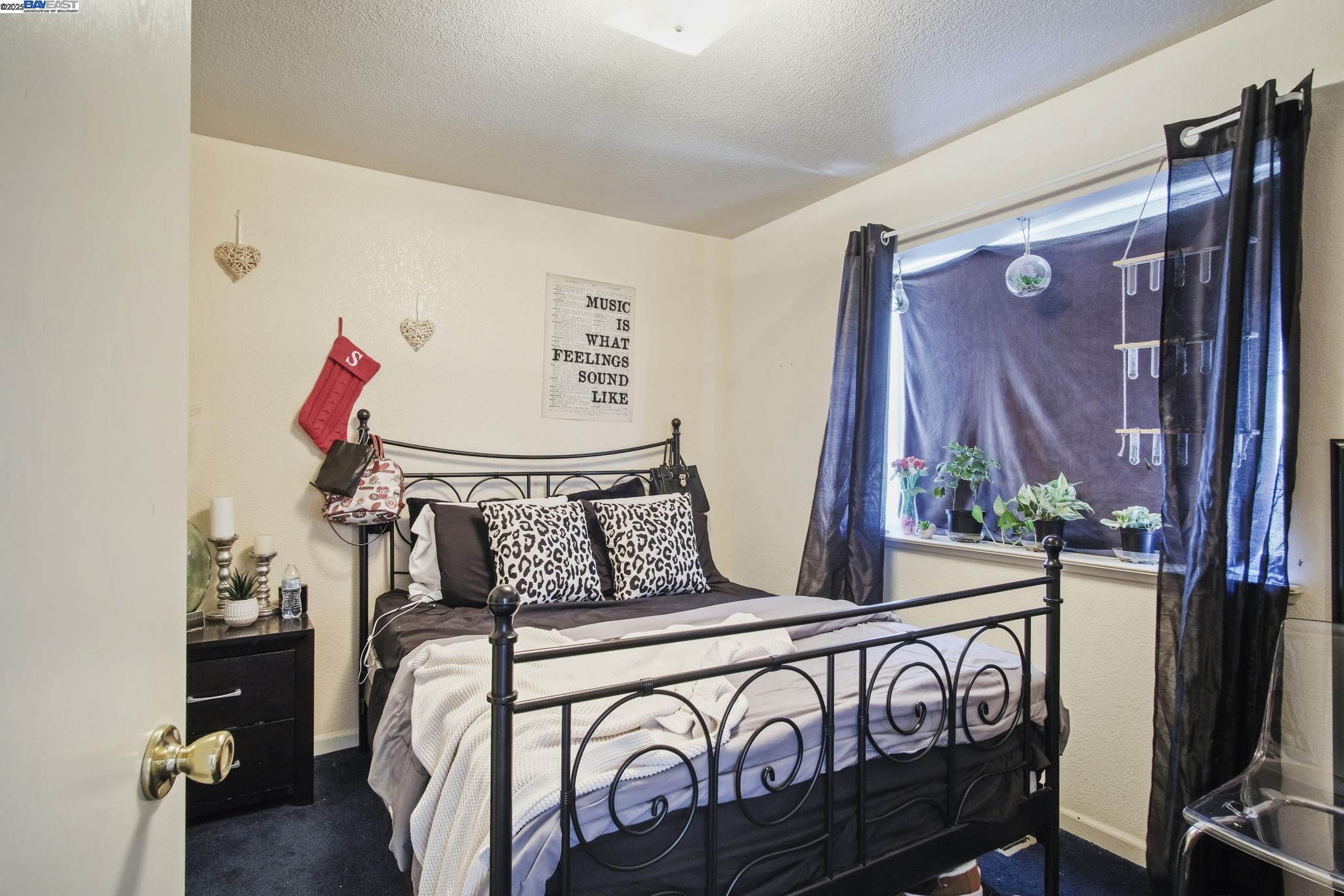 Detail Gallery Image 9 of 18 For 1460 Portsmouth Ln, Gustine,  CA 95322 - 3 Beds | 2 Baths
