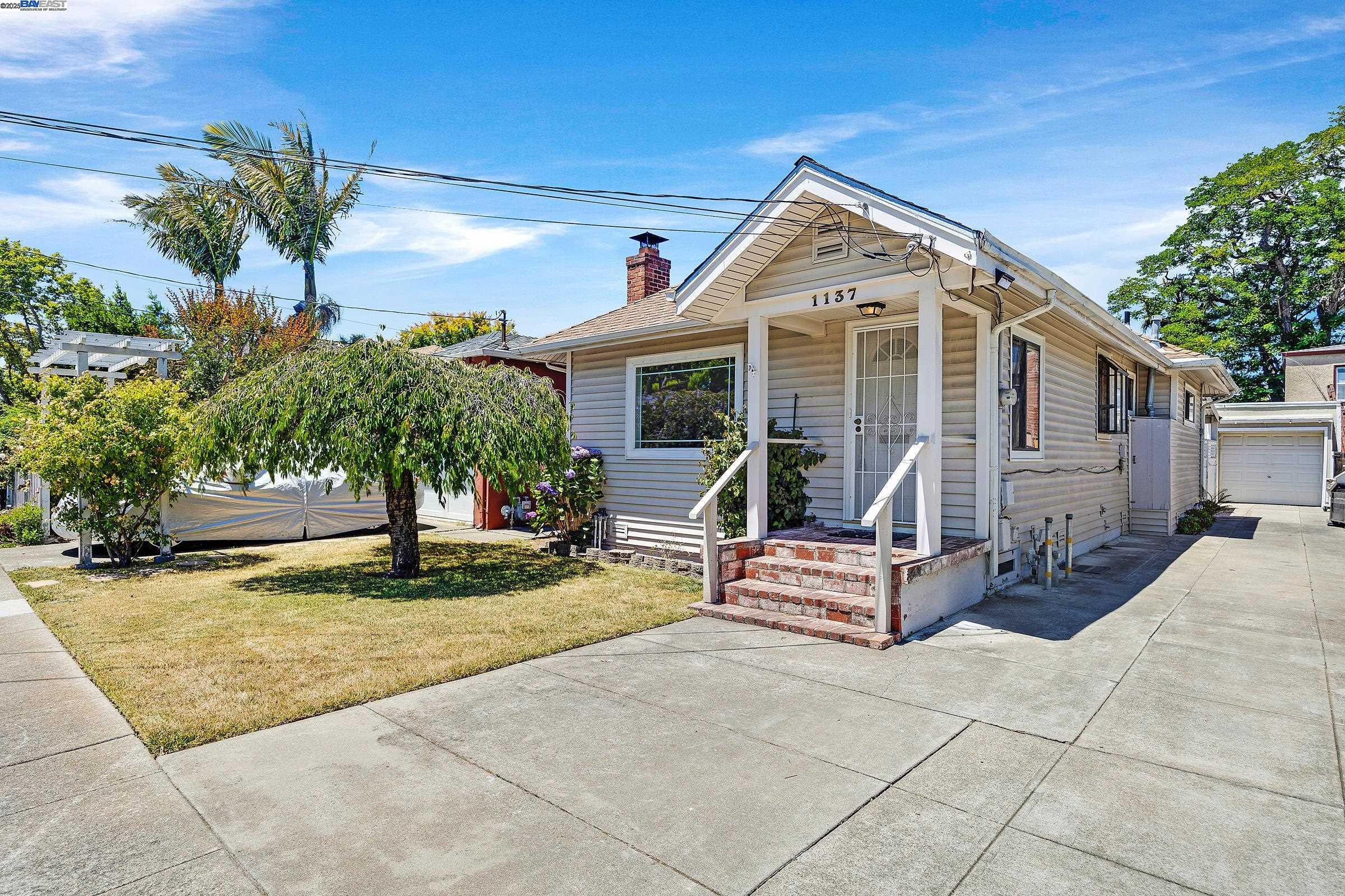 Detail Gallery Image 2 of 36 For 1137 Post St, Alameda,  CA 94501 - 1 Beds | 1/1 Baths