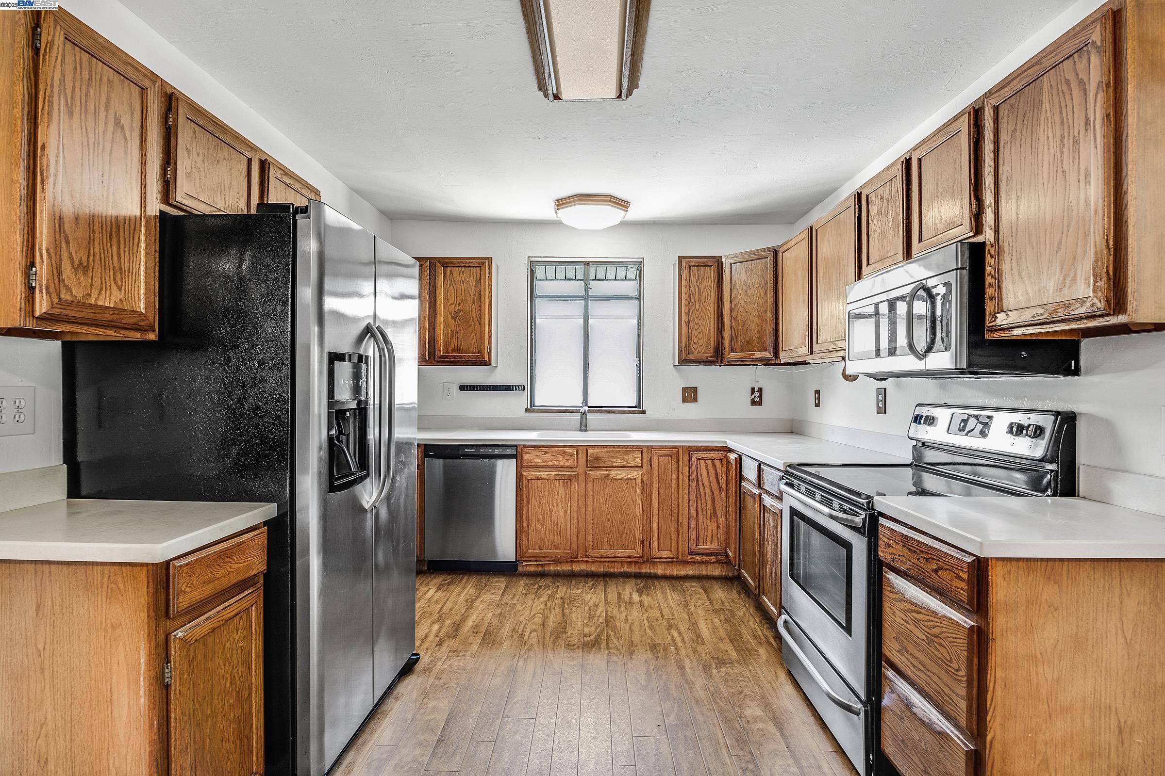 Detail Gallery Image 14 of 36 For 1137 Post St, Alameda,  CA 94501 - 1 Beds | 1/1 Baths