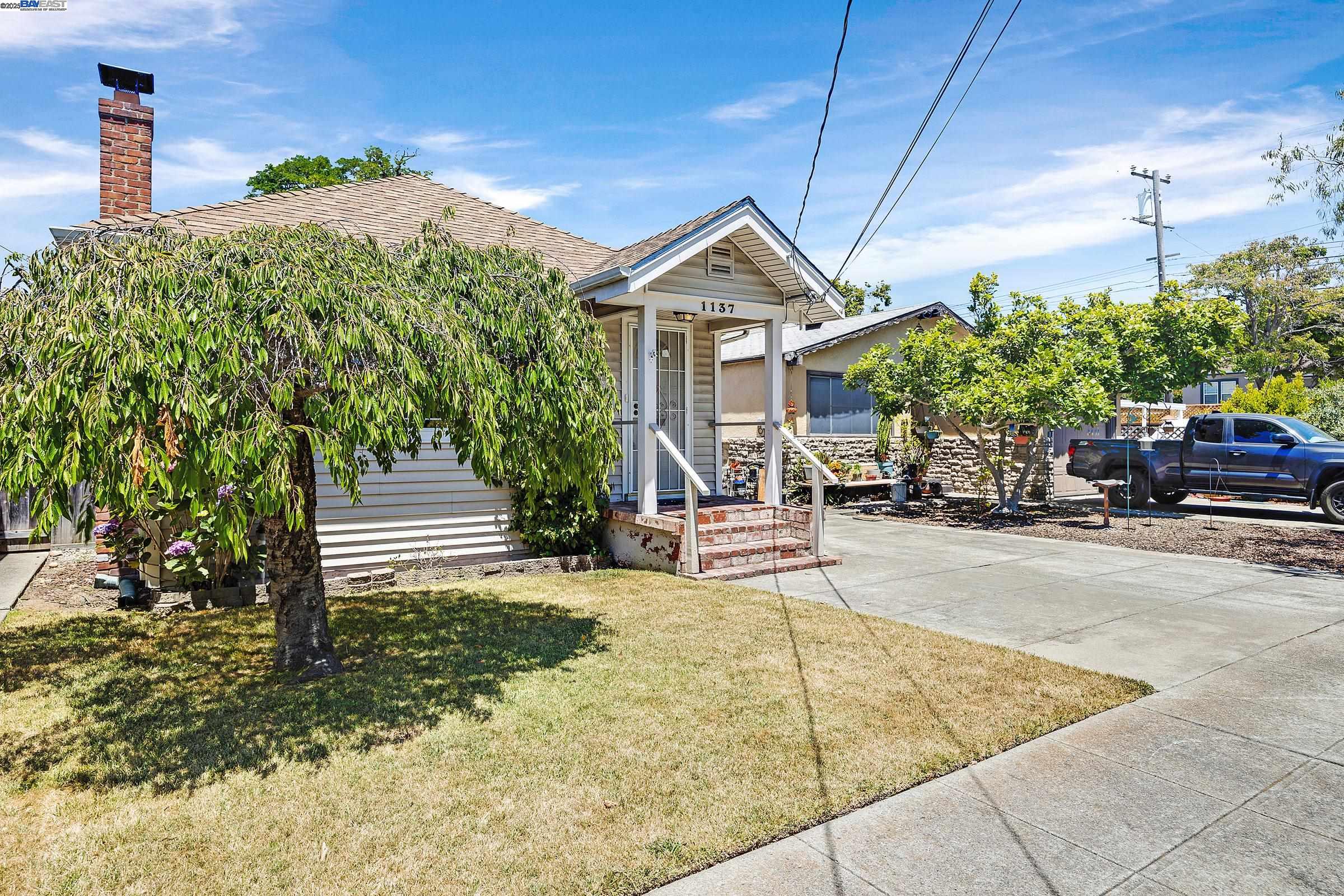 Detail Gallery Image 4 of 36 For 1137 Post St, Alameda,  CA 94501 - 1 Beds | 1/1 Baths