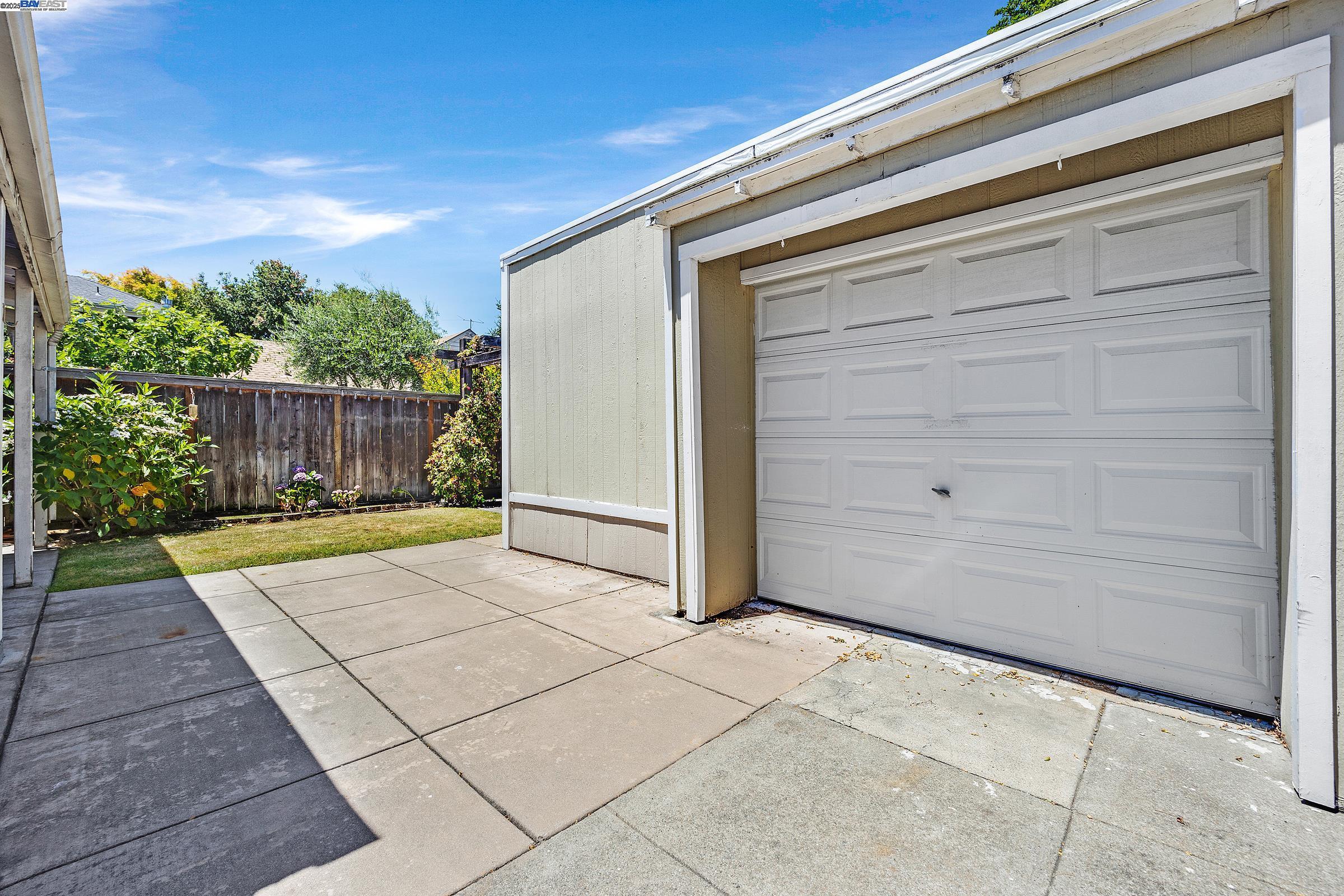 Detail Gallery Image 31 of 36 For 1137 Post St, Alameda,  CA 94501 - 1 Beds | 1/1 Baths