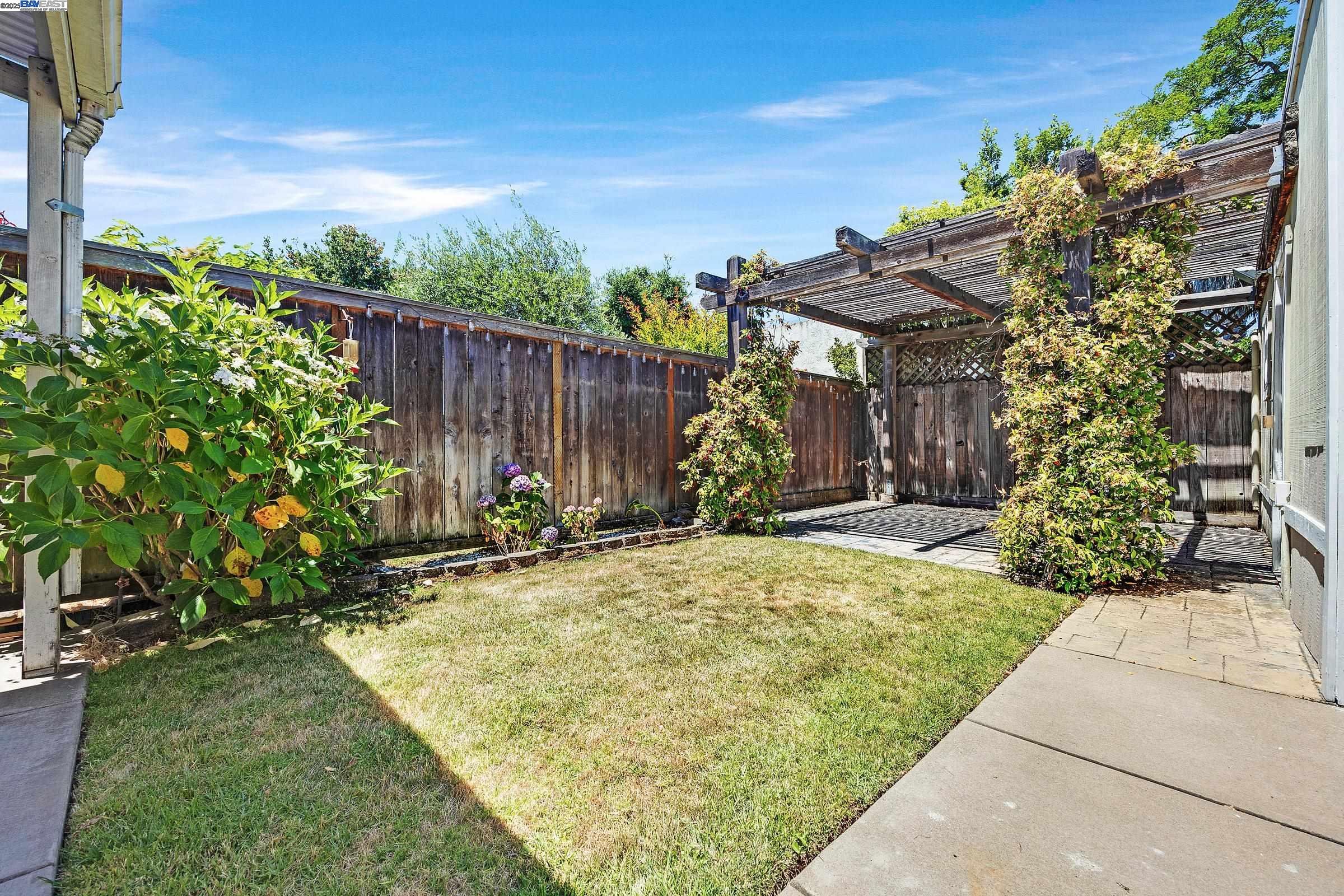 Detail Gallery Image 32 of 36 For 1137 Post St, Alameda,  CA 94501 - 1 Beds | 1/1 Baths