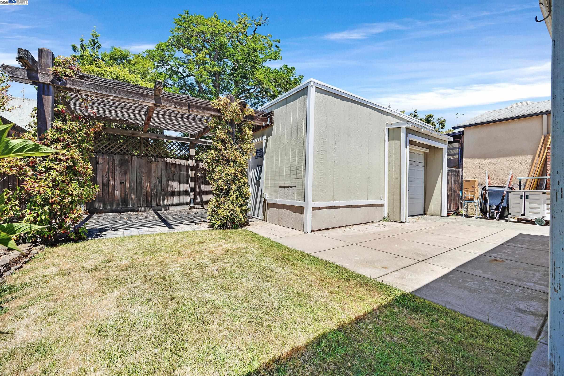 Detail Gallery Image 33 of 36 For 1137 Post St, Alameda,  CA 94501 - 1 Beds | 1/1 Baths