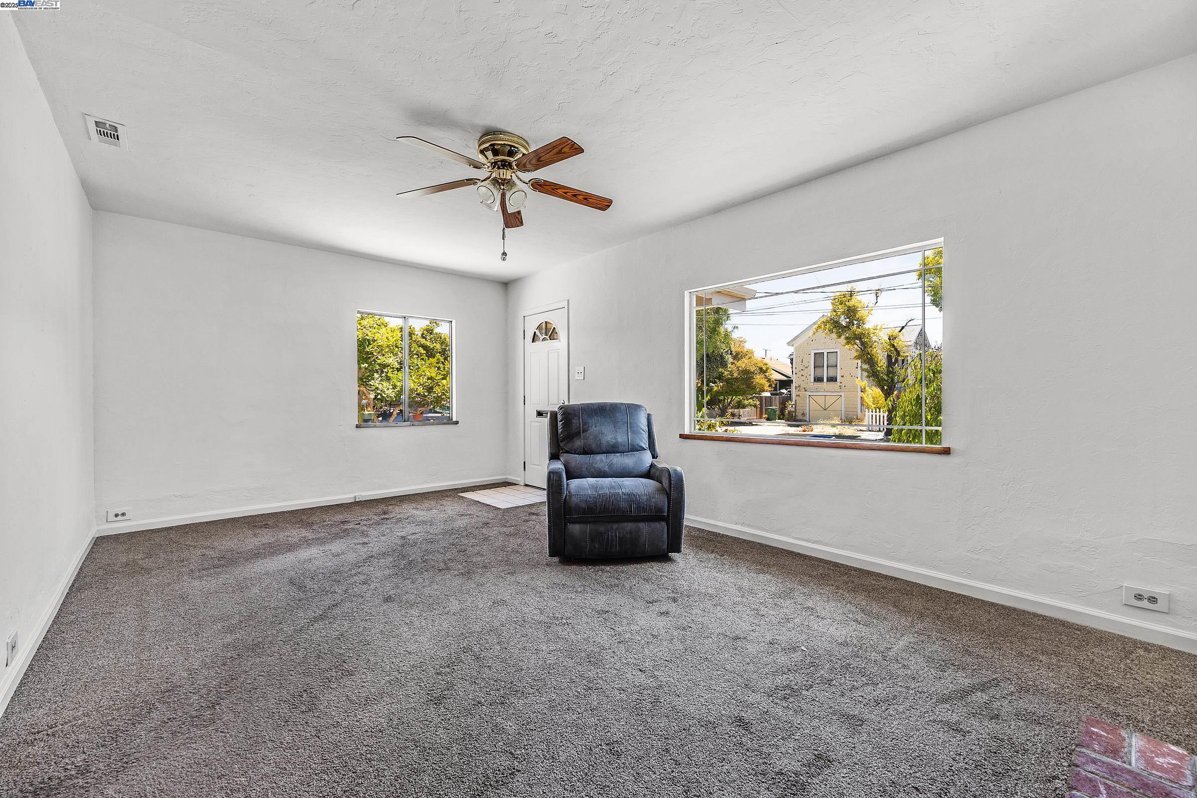 Detail Gallery Image 7 of 36 For 1137 Post St, Alameda,  CA 94501 - 1 Beds | 1/1 Baths