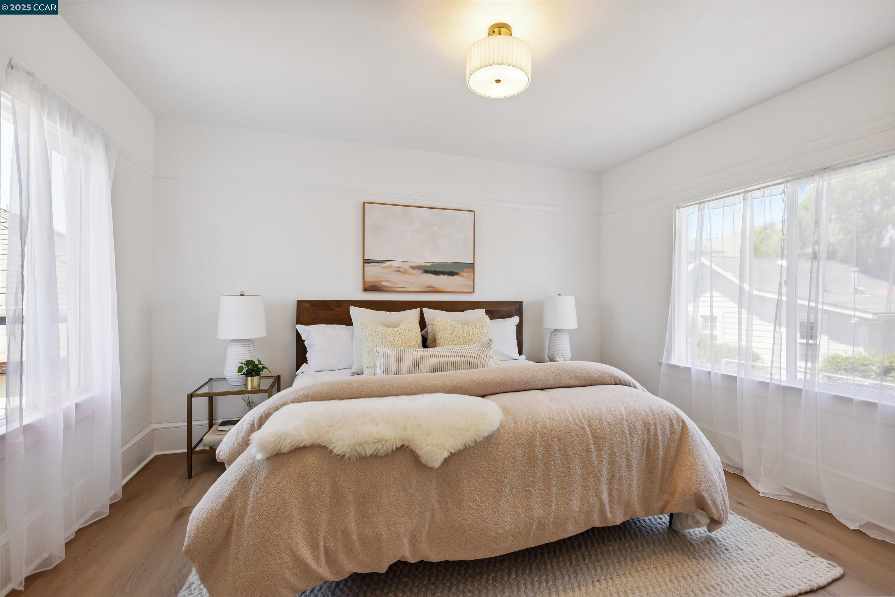 Detail Gallery Image 15 of 37 For 420 48th St, Oakland,  CA 94609 - 4 Beds | 2 Baths