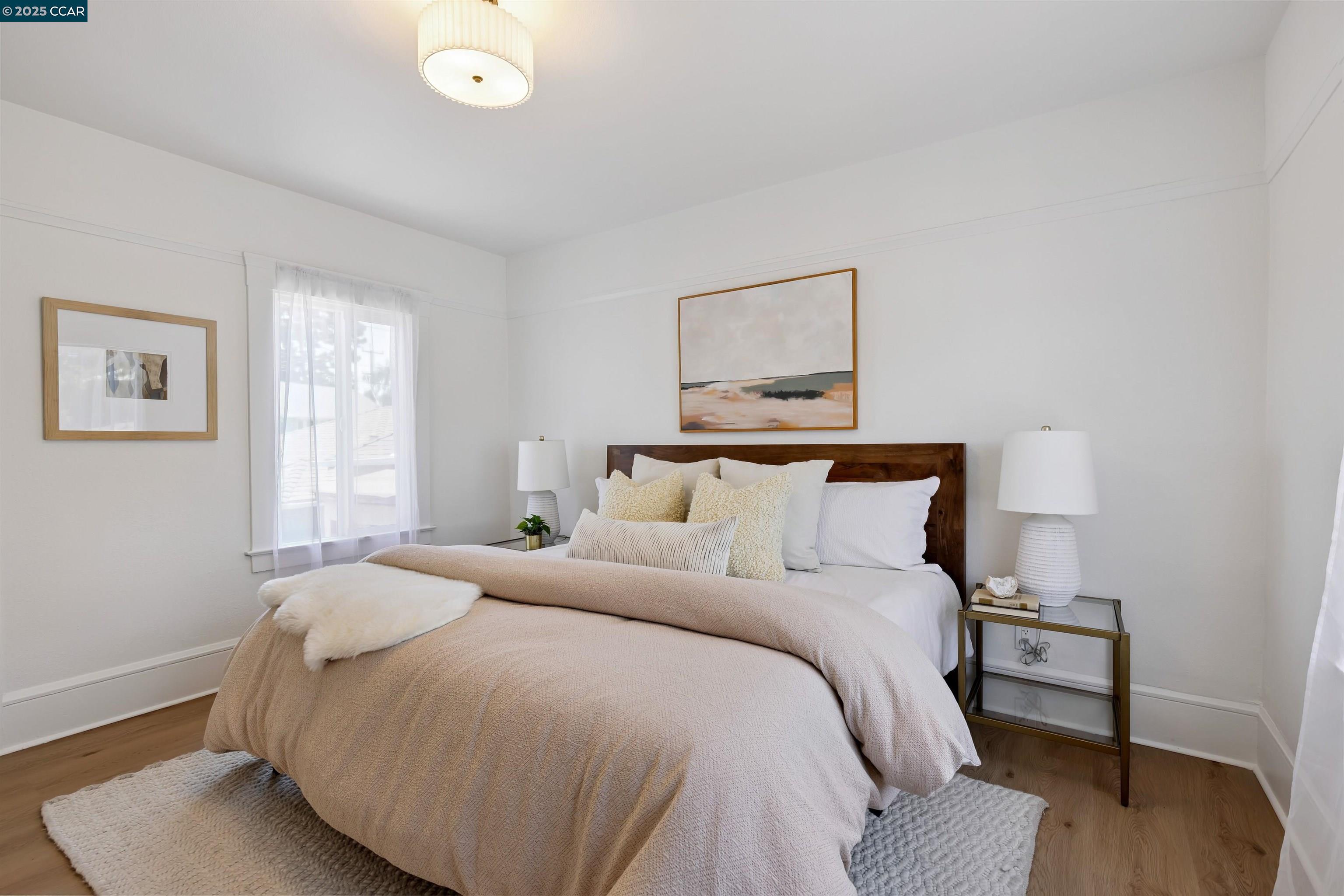 Detail Gallery Image 16 of 37 For 420 48th St, Oakland,  CA 94609 - 4 Beds | 2 Baths