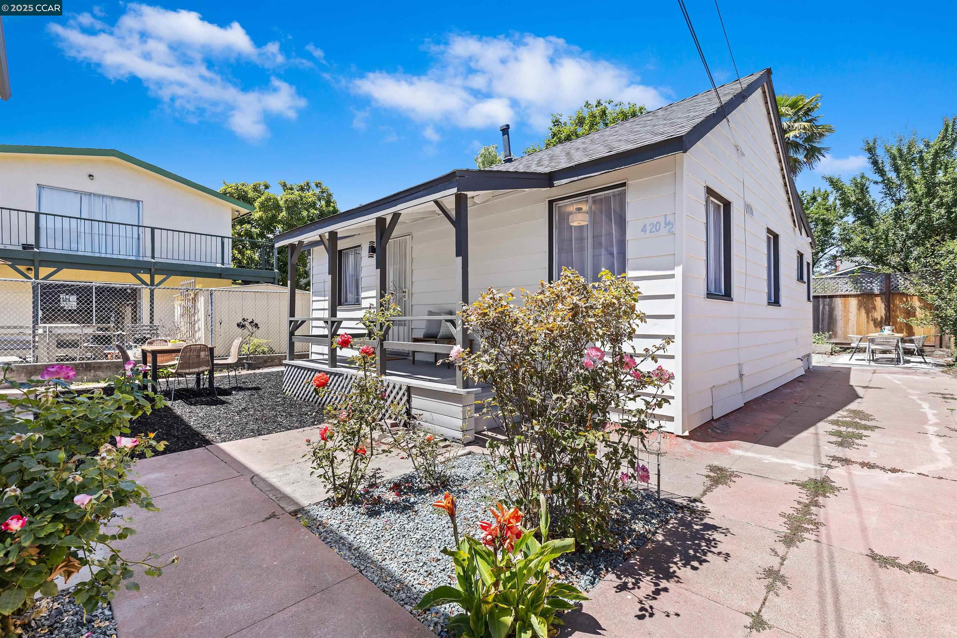 Detail Gallery Image 22 of 37 For 420 48th St, Oakland,  CA 94609 - 4 Beds | 2 Baths
