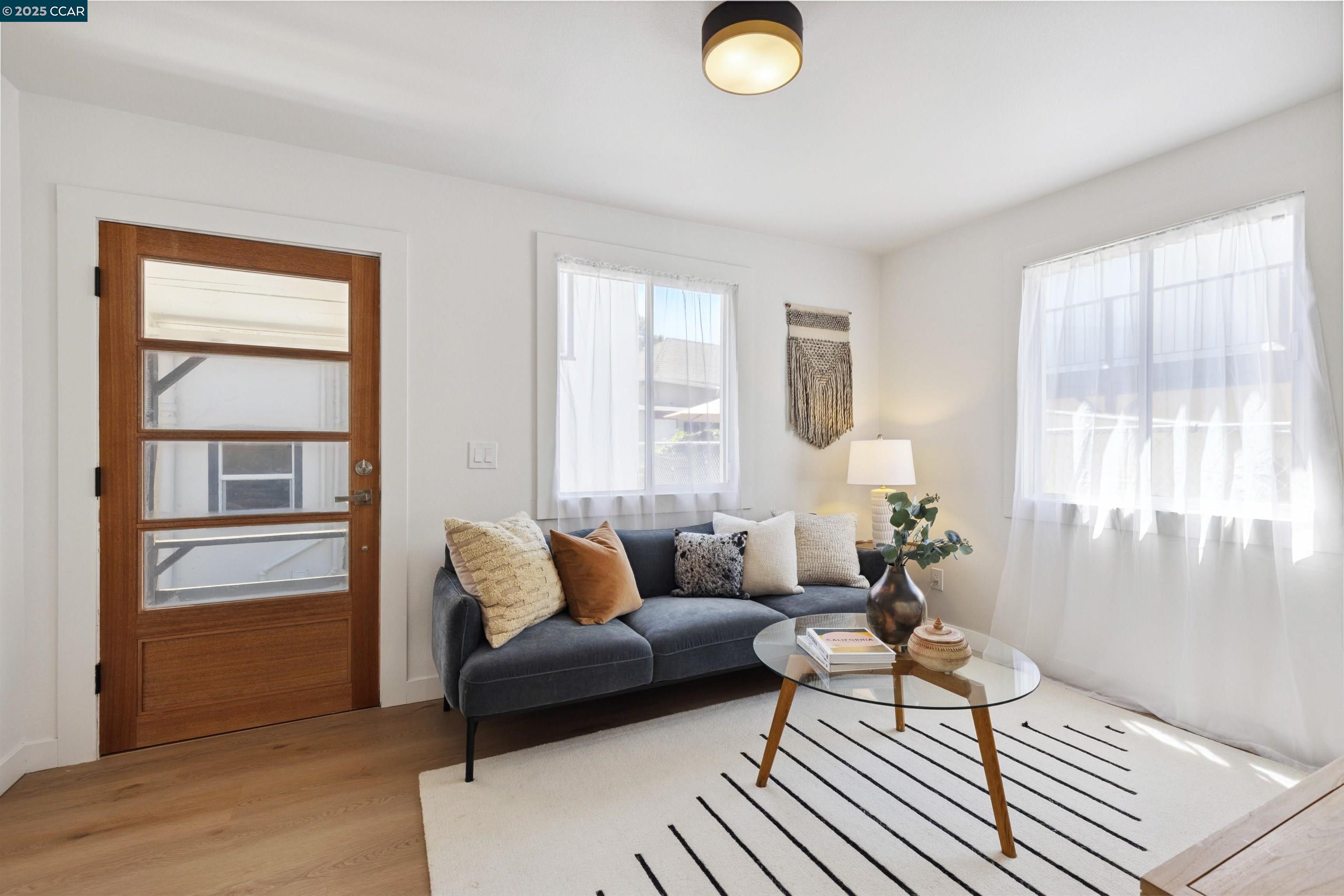 Detail Gallery Image 27 of 37 For 420 48th St, Oakland,  CA 94609 - 4 Beds | 2 Baths