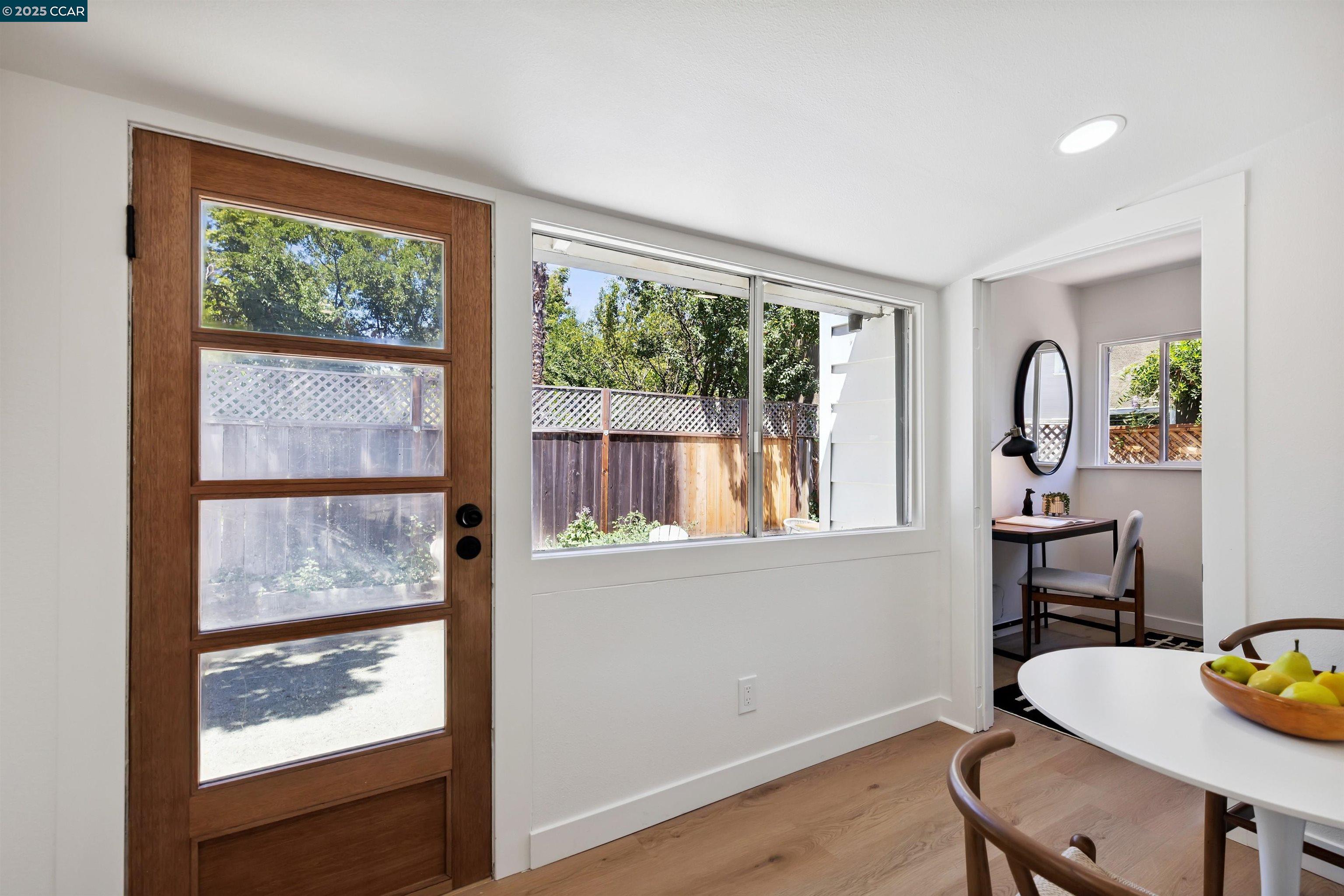 Detail Gallery Image 35 of 37 For 420 48th St, Oakland,  CA 94609 - 4 Beds | 2 Baths