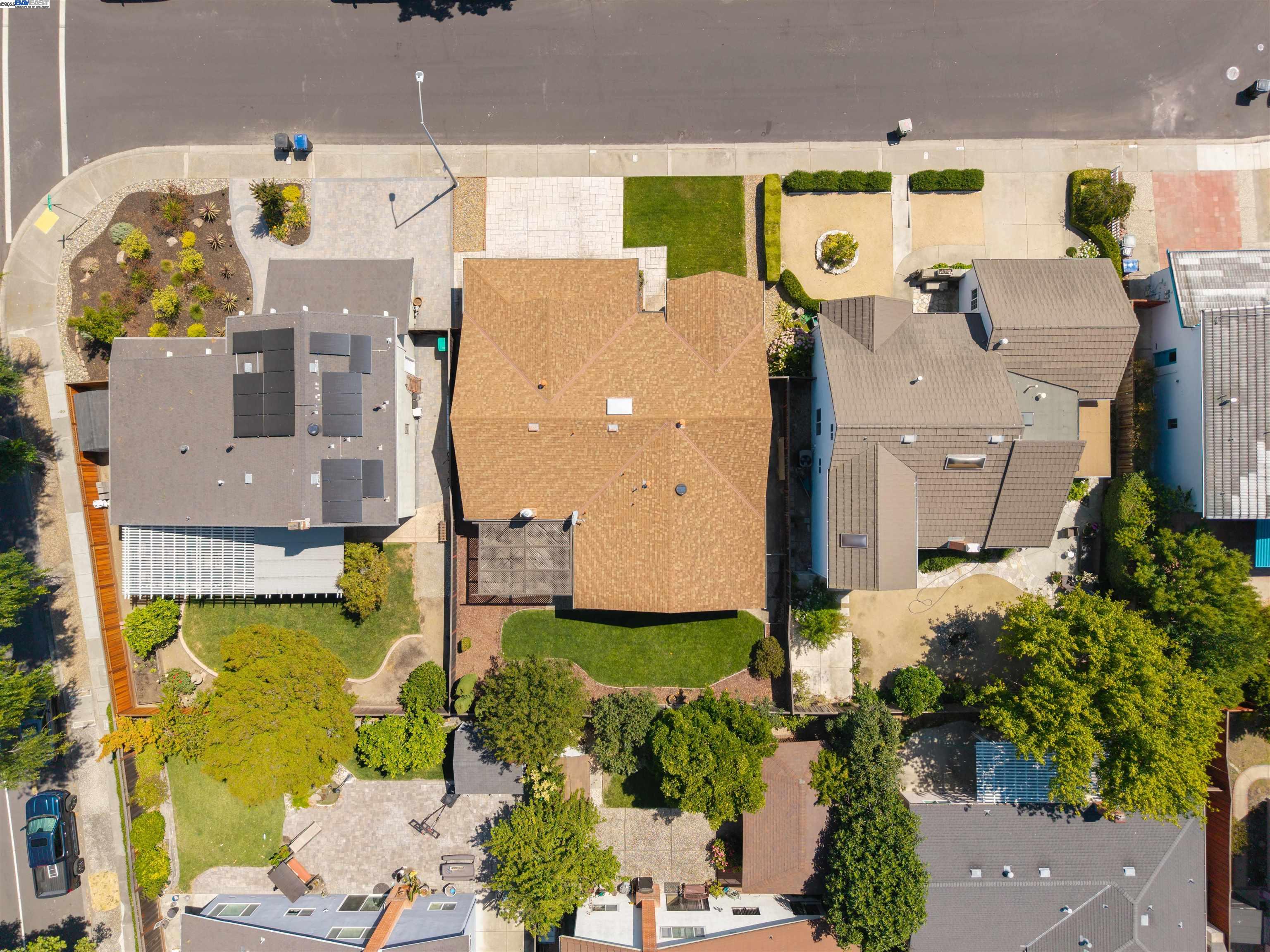 Detail Gallery Image 2 of 42 For 3186 Berkshire Ct, Pleasanton,  CA 94588 - 4 Beds | 2 Baths