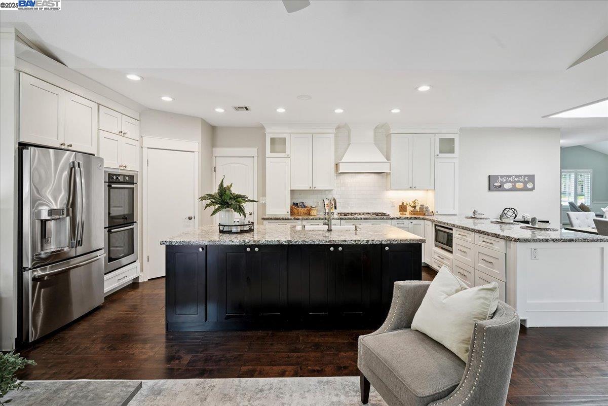 Detail Gallery Image 12 of 42 For 3186 Berkshire Ct, Pleasanton,  CA 94588 - 4 Beds | 2 Baths