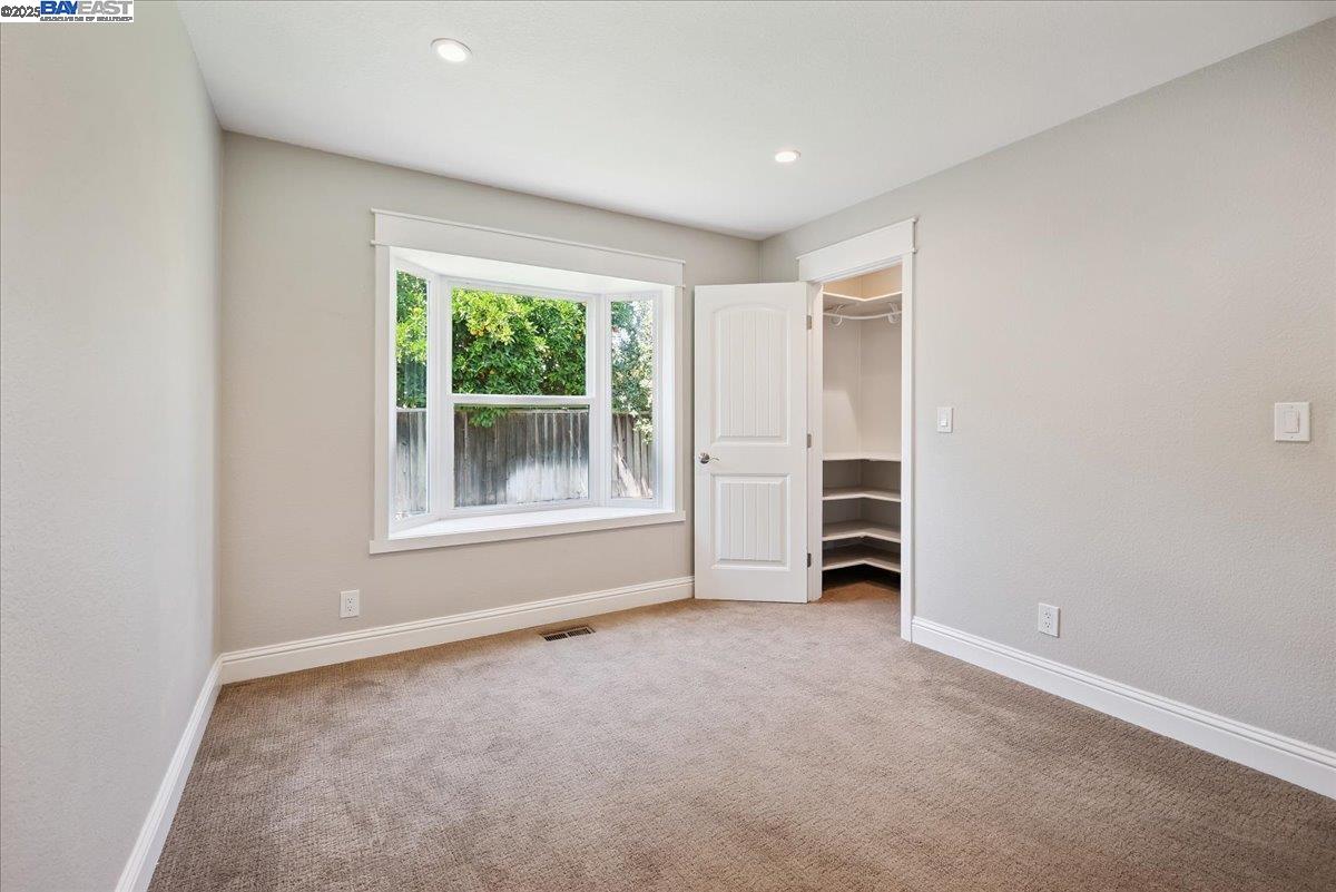 Detail Gallery Image 25 of 42 For 3186 Berkshire Ct, Pleasanton,  CA 94588 - 4 Beds | 2 Baths