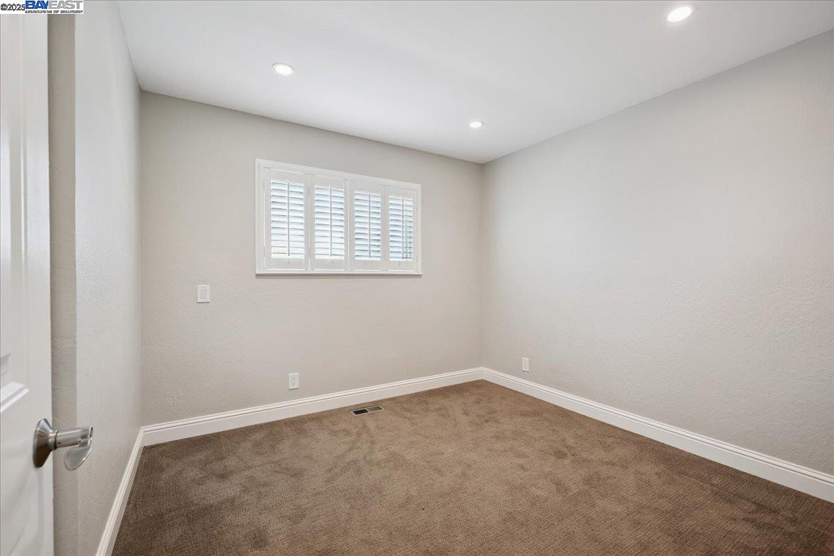 Detail Gallery Image 26 of 42 For 3186 Berkshire Ct, Pleasanton,  CA 94588 - 4 Beds | 2 Baths