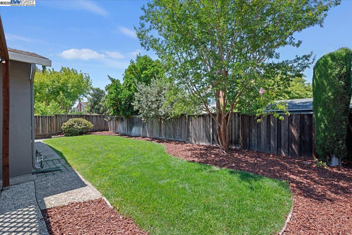 Detail Gallery Image 28 of 42 For 3186 Berkshire Ct, Pleasanton,  CA 94588 - 4 Beds | 2 Baths
