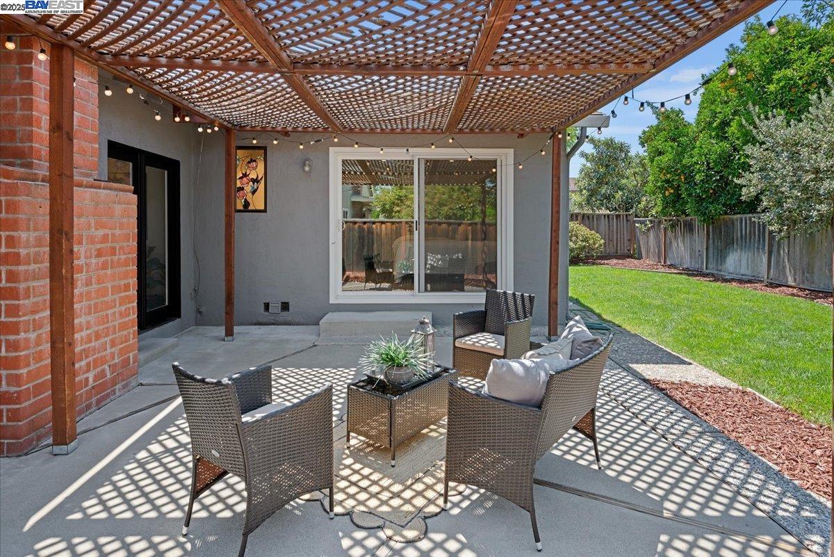 Detail Gallery Image 30 of 42 For 3186 Berkshire Ct, Pleasanton,  CA 94588 - 4 Beds | 2 Baths