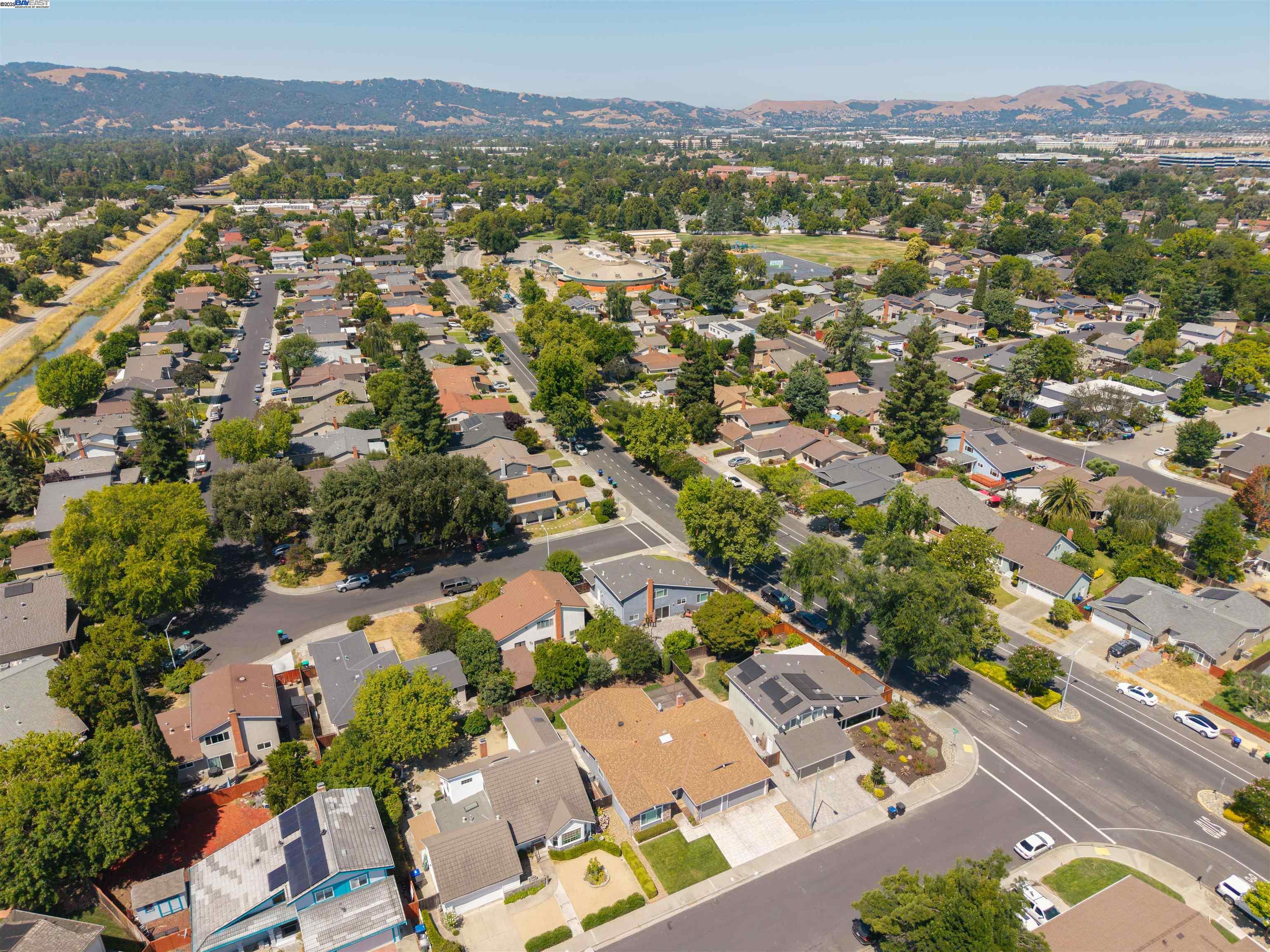 Detail Gallery Image 34 of 42 For 3186 Berkshire Ct, Pleasanton,  CA 94588 - 4 Beds | 2 Baths