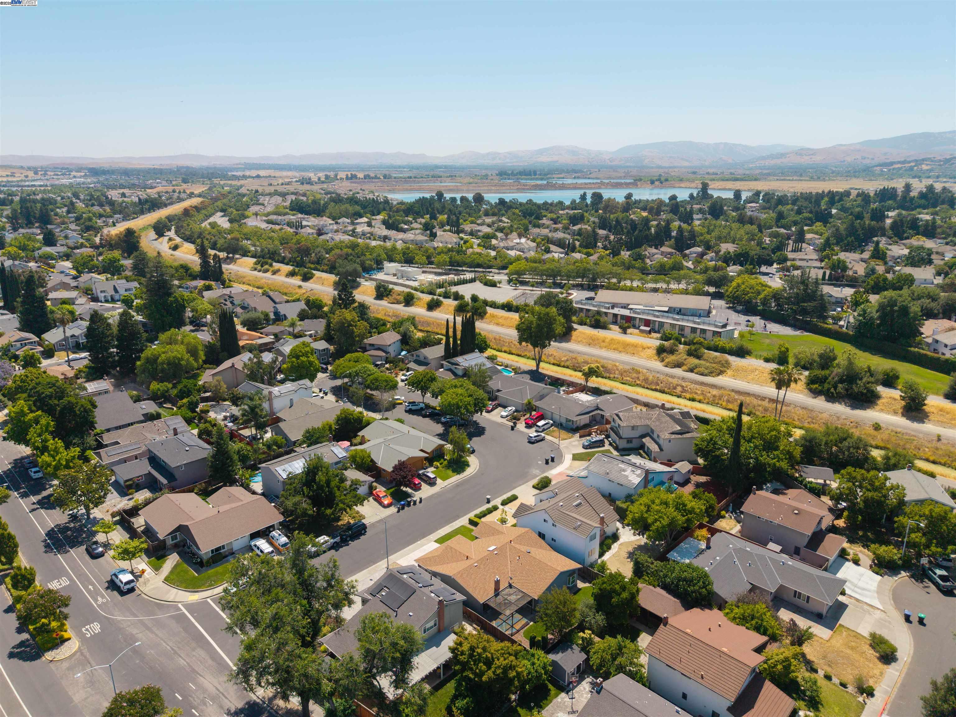 Detail Gallery Image 35 of 42 For 3186 Berkshire Ct, Pleasanton,  CA 94588 - 4 Beds | 2 Baths