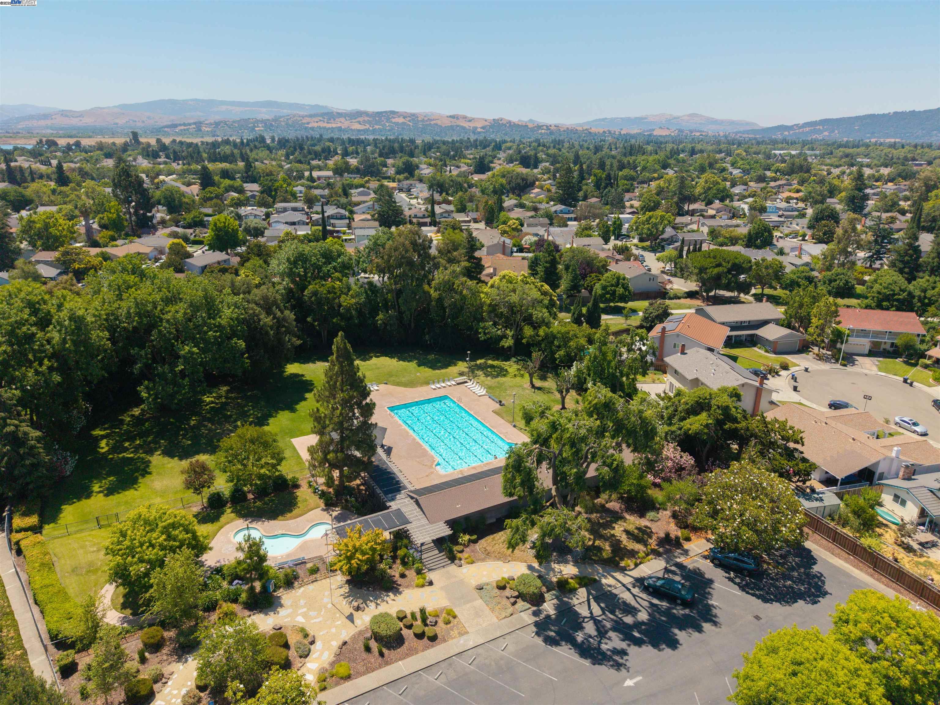 Detail Gallery Image 36 of 42 For 3186 Berkshire Ct, Pleasanton,  CA 94588 - 4 Beds | 2 Baths