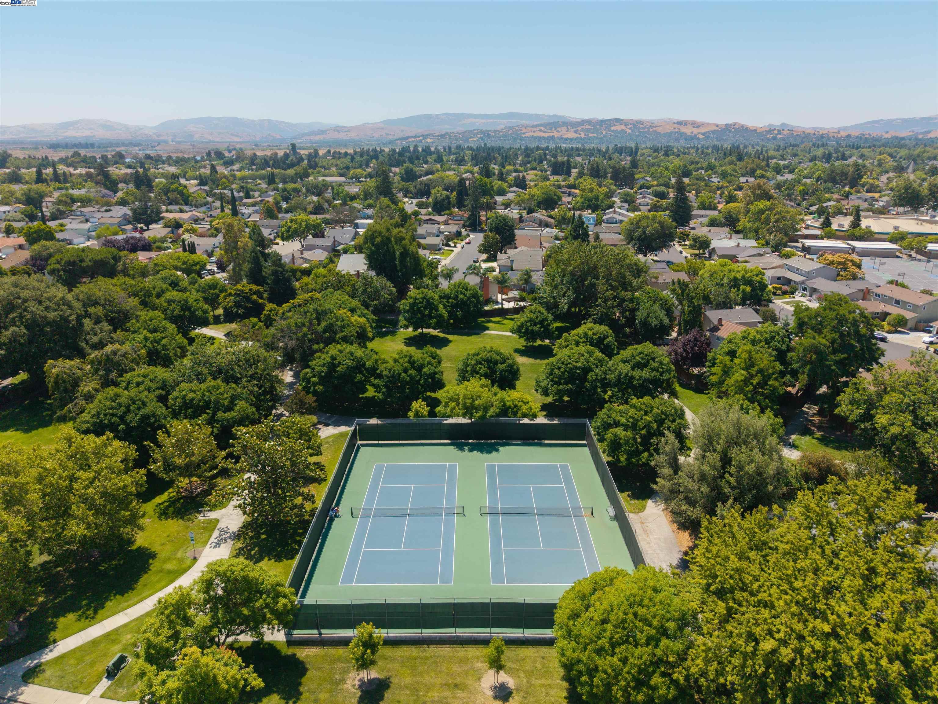 Detail Gallery Image 37 of 42 For 3186 Berkshire Ct, Pleasanton,  CA 94588 - 4 Beds | 2 Baths