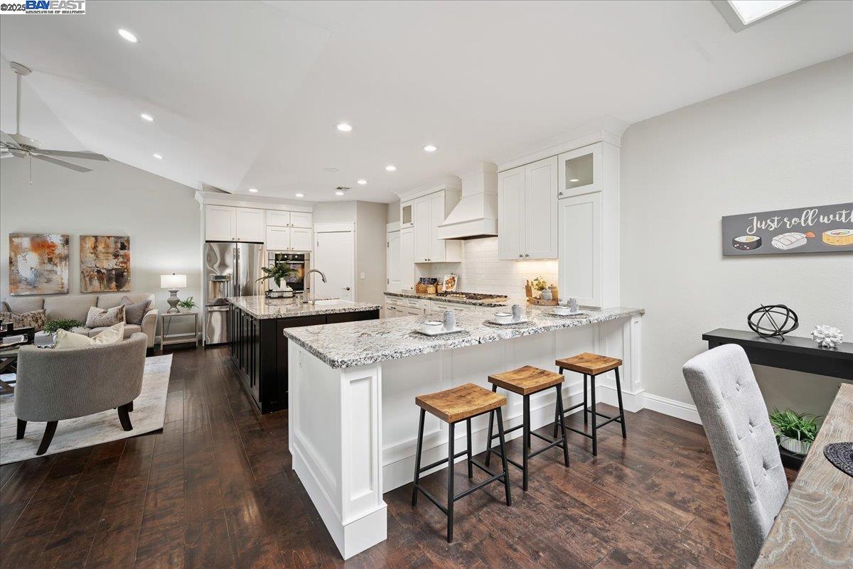 Detail Gallery Image 6 of 42 For 3186 Berkshire Ct, Pleasanton,  CA 94588 - 4 Beds | 2 Baths