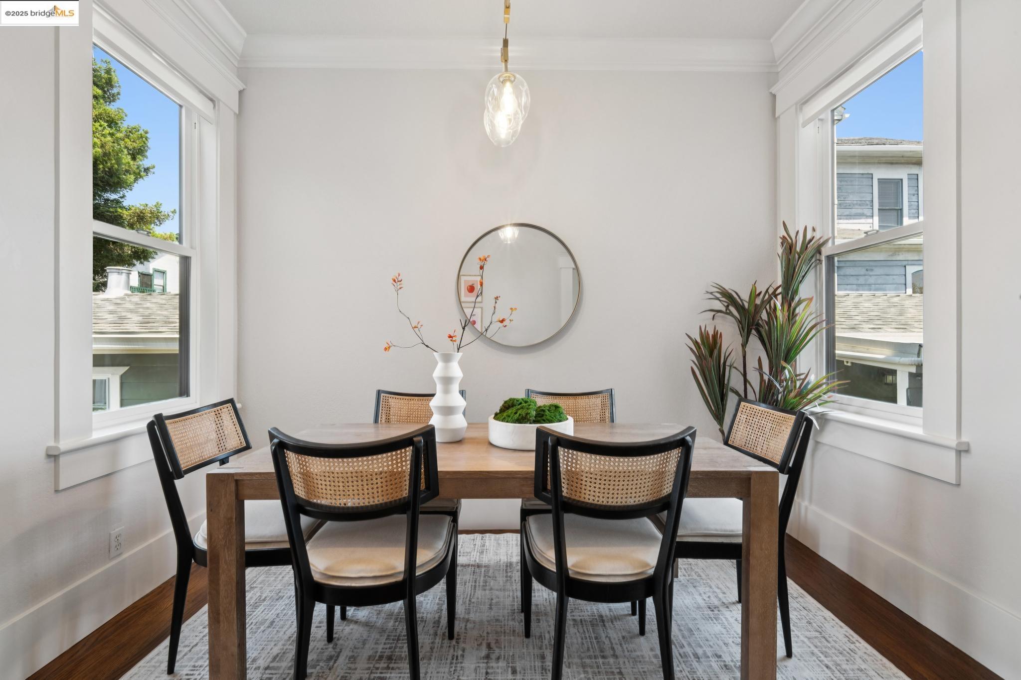Detail Gallery Image 11 of 55 For 682 33rd St, Oakland,  CA 94609 - 3 Beds | 2 Baths