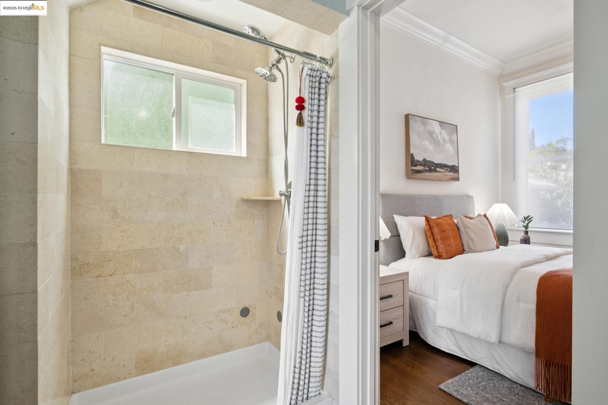 Detail Gallery Image 28 of 55 For 682 33rd St, Oakland,  CA 94609 - 3 Beds | 2 Baths