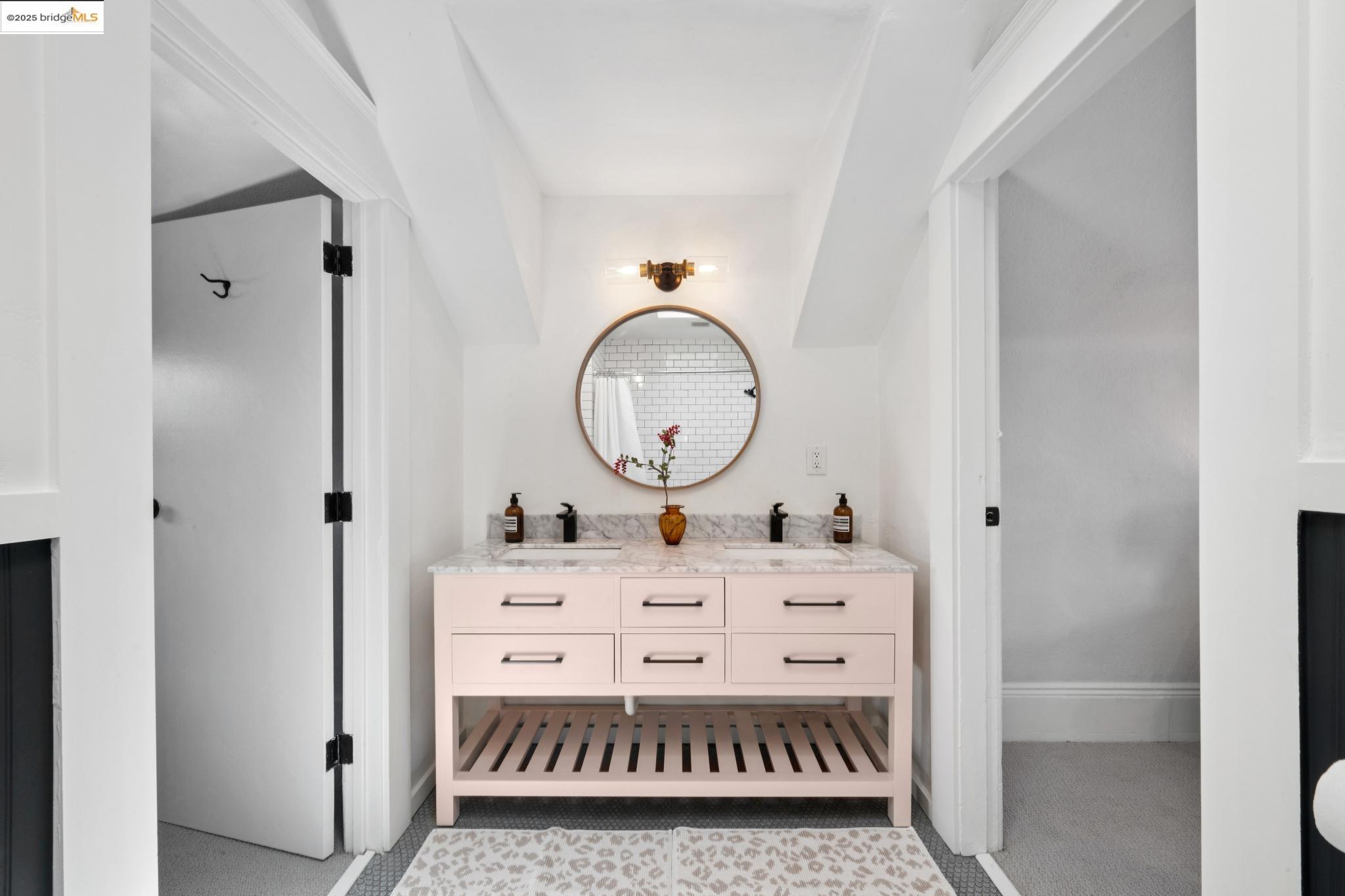 Detail Gallery Image 34 of 55 For 682 33rd St, Oakland,  CA 94609 - 3 Beds | 2 Baths