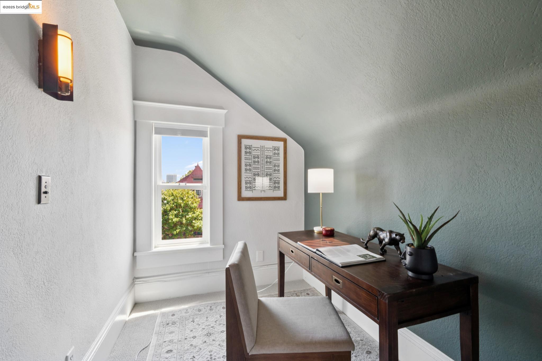 Detail Gallery Image 40 of 55 For 682 33rd St, Oakland,  CA 94609 - 3 Beds | 2 Baths