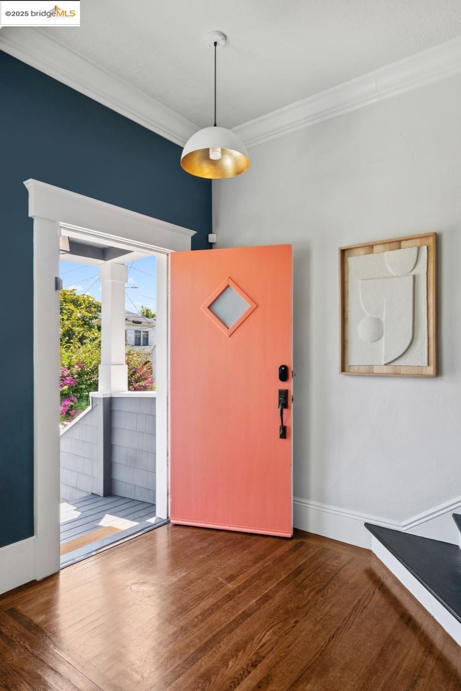 Detail Gallery Image 5 of 55 For 682 33rd St, Oakland,  CA 94609 - 3 Beds | 2 Baths