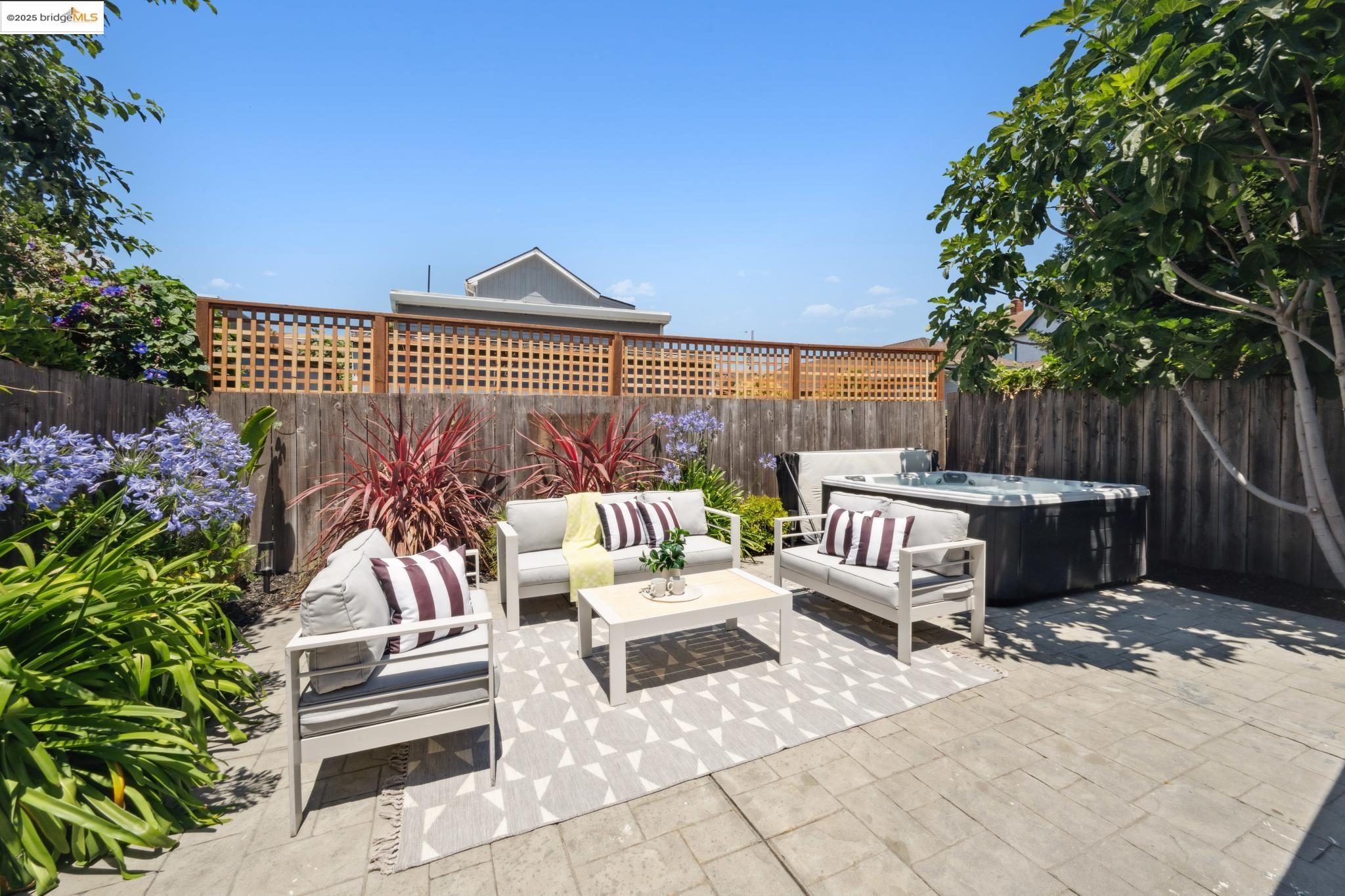 Detail Gallery Image 42 of 55 For 682 33rd St, Oakland,  CA 94609 - 3 Beds | 2 Baths