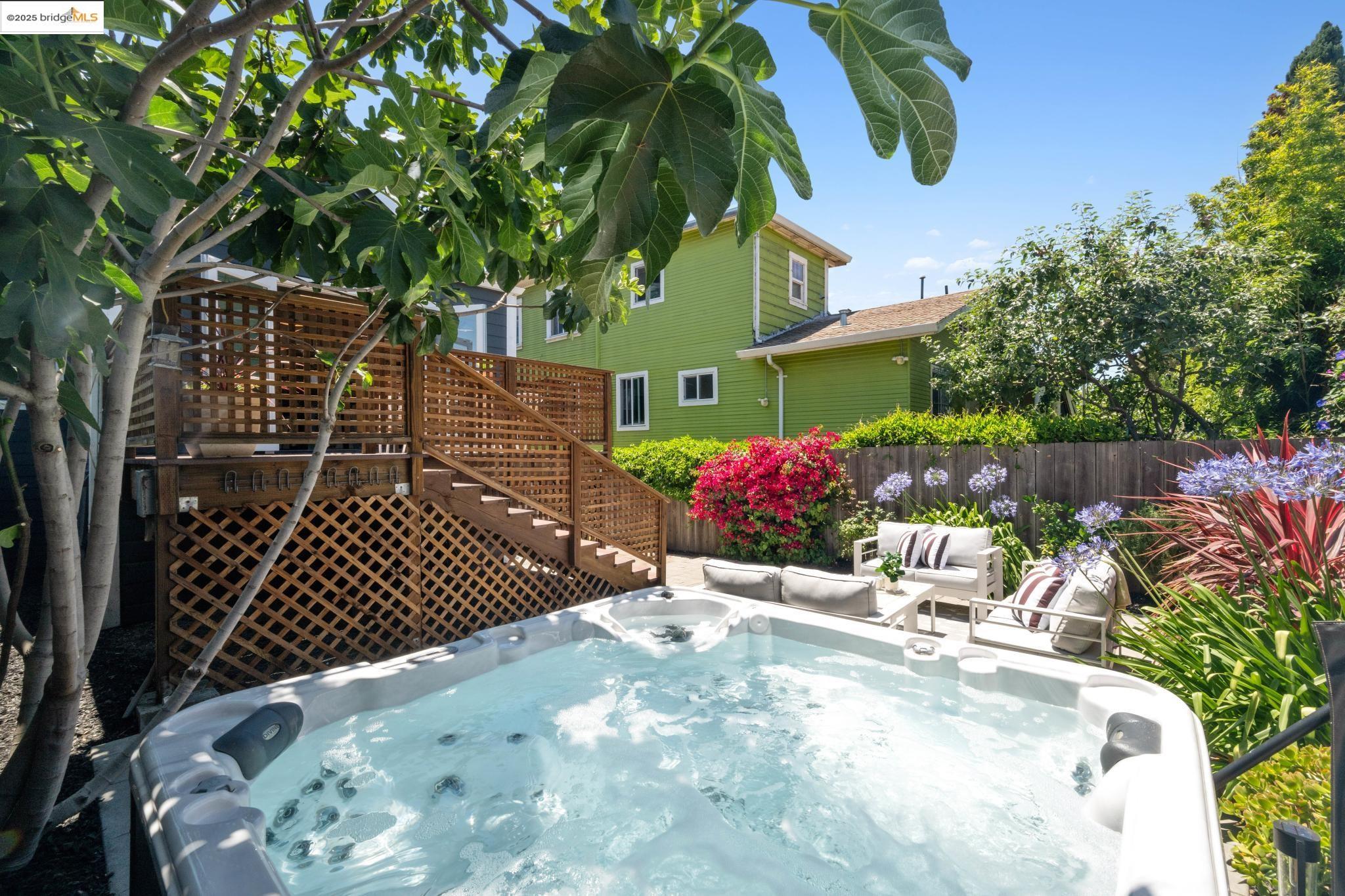 Detail Gallery Image 43 of 55 For 682 33rd St, Oakland,  CA 94609 - 3 Beds | 2 Baths