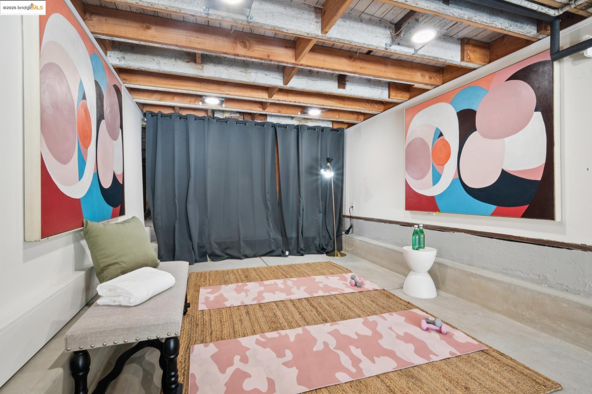 Detail Gallery Image 47 of 55 For 682 33rd St, Oakland,  CA 94609 - 3 Beds | 2 Baths