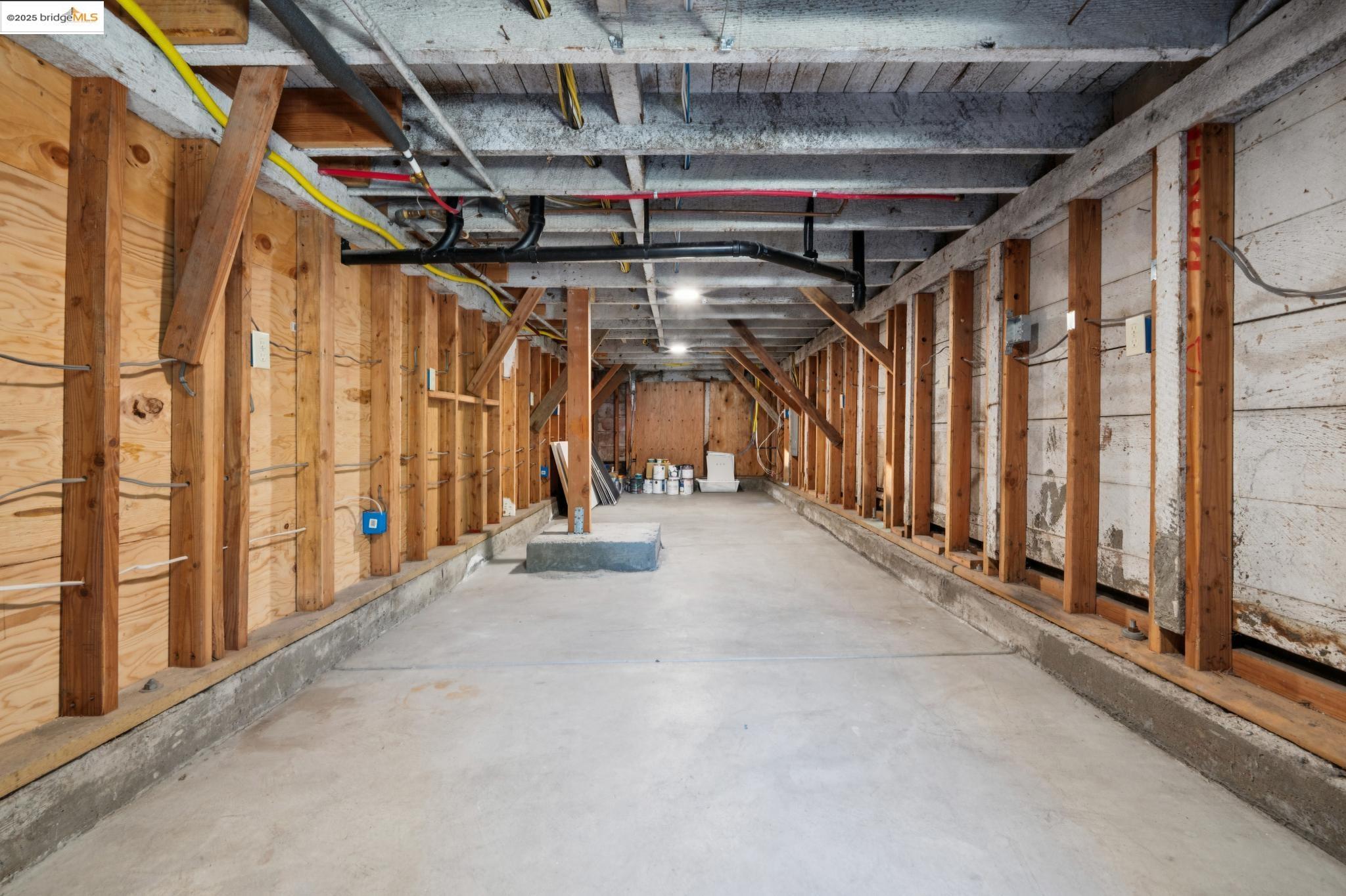 Detail Gallery Image 50 of 55 For 682 33rd St, Oakland,  CA 94609 - 3 Beds | 2 Baths